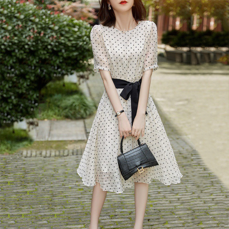 溫柔風款繫帶蝴蝶結波點連身裙