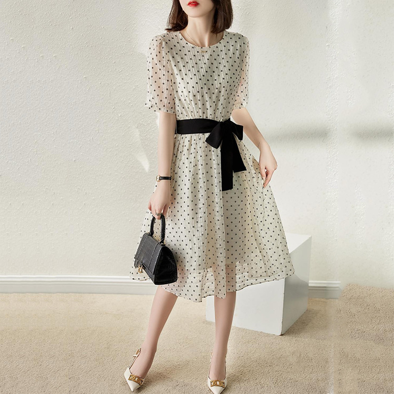 溫柔風款繫帶蝴蝶結波點連身裙