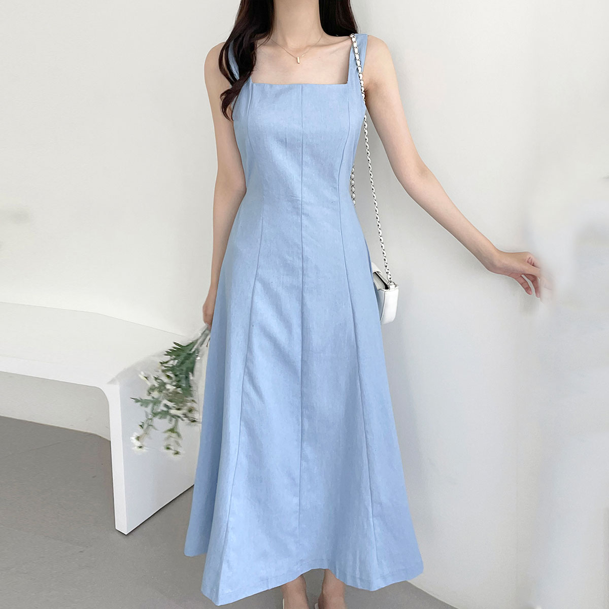 法式純色方領收腰顯瘦連身裙