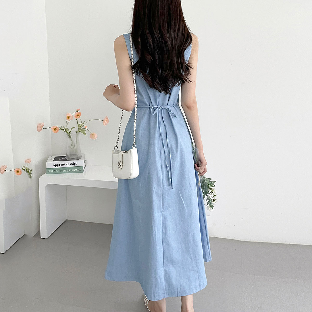 法式純色方領收腰顯瘦連身裙