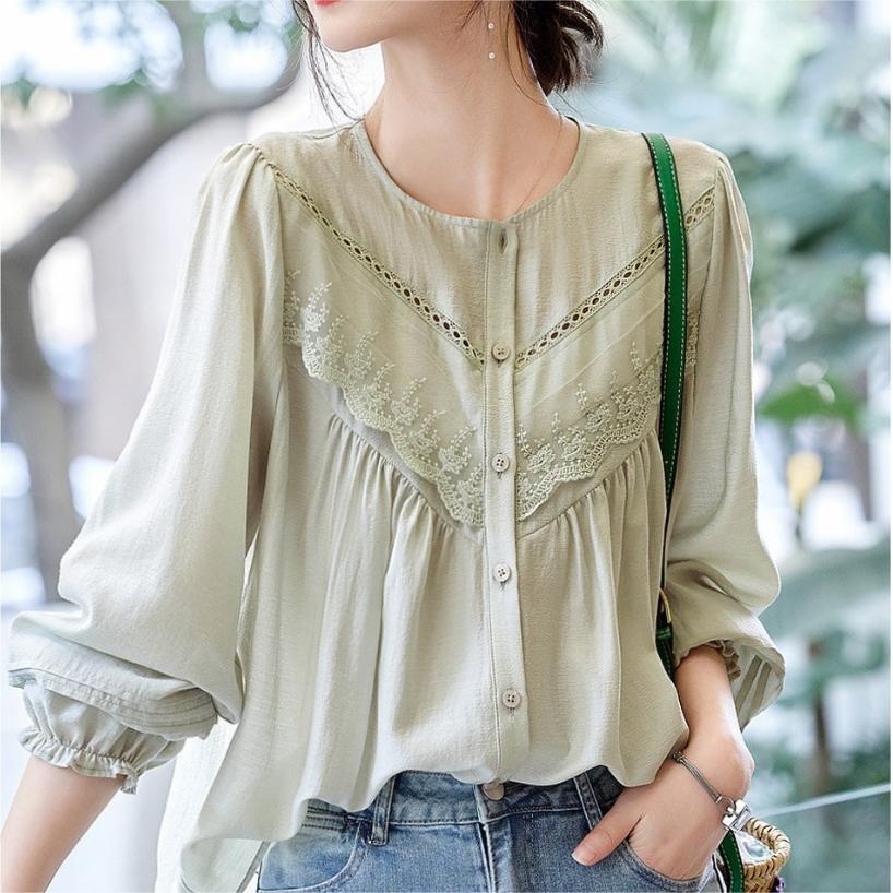 法式圓領泡泡袖蕾絲襯衫