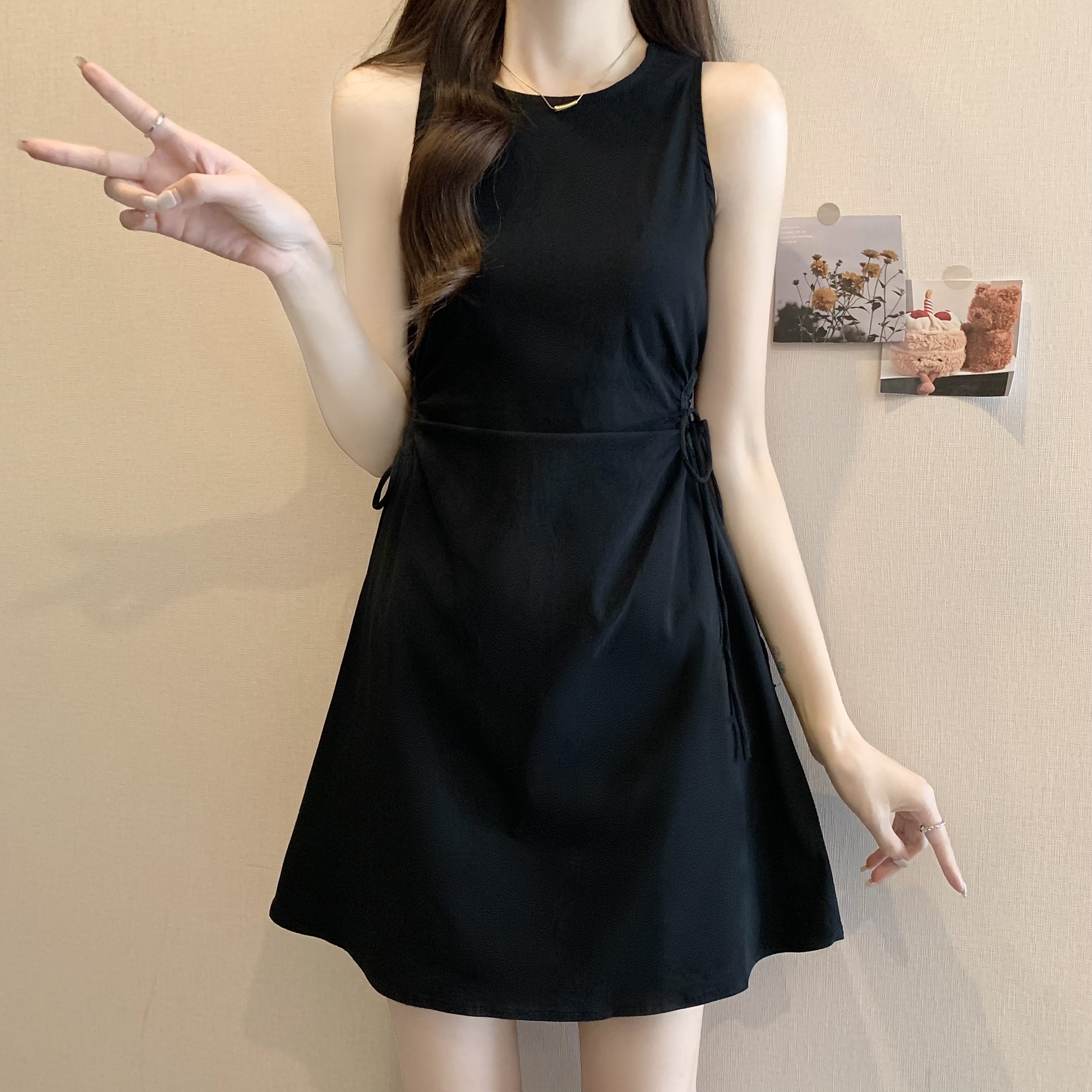 氣質純色露腰顯瘦無袖連身裙