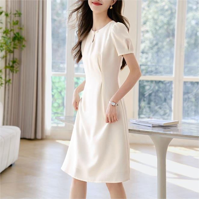 設計感純色泡泡袖連身裙