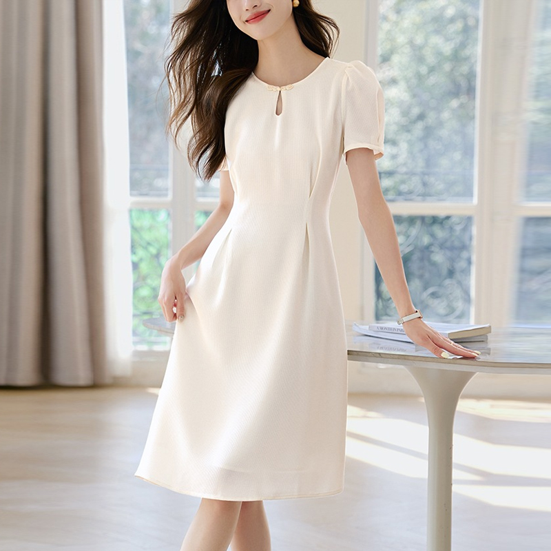 設計感純色泡泡袖連身裙