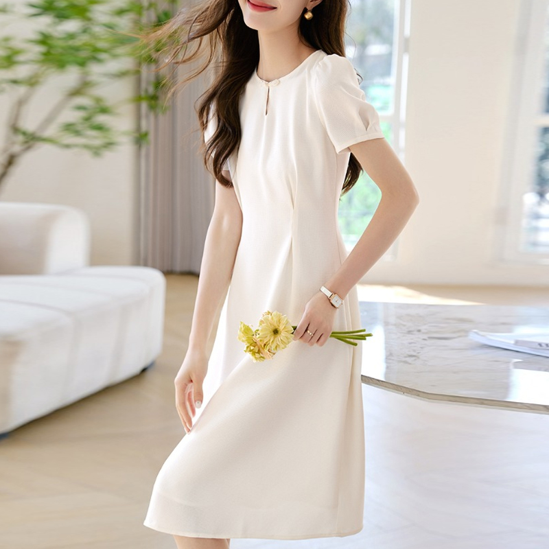 設計感純色泡泡袖連身裙