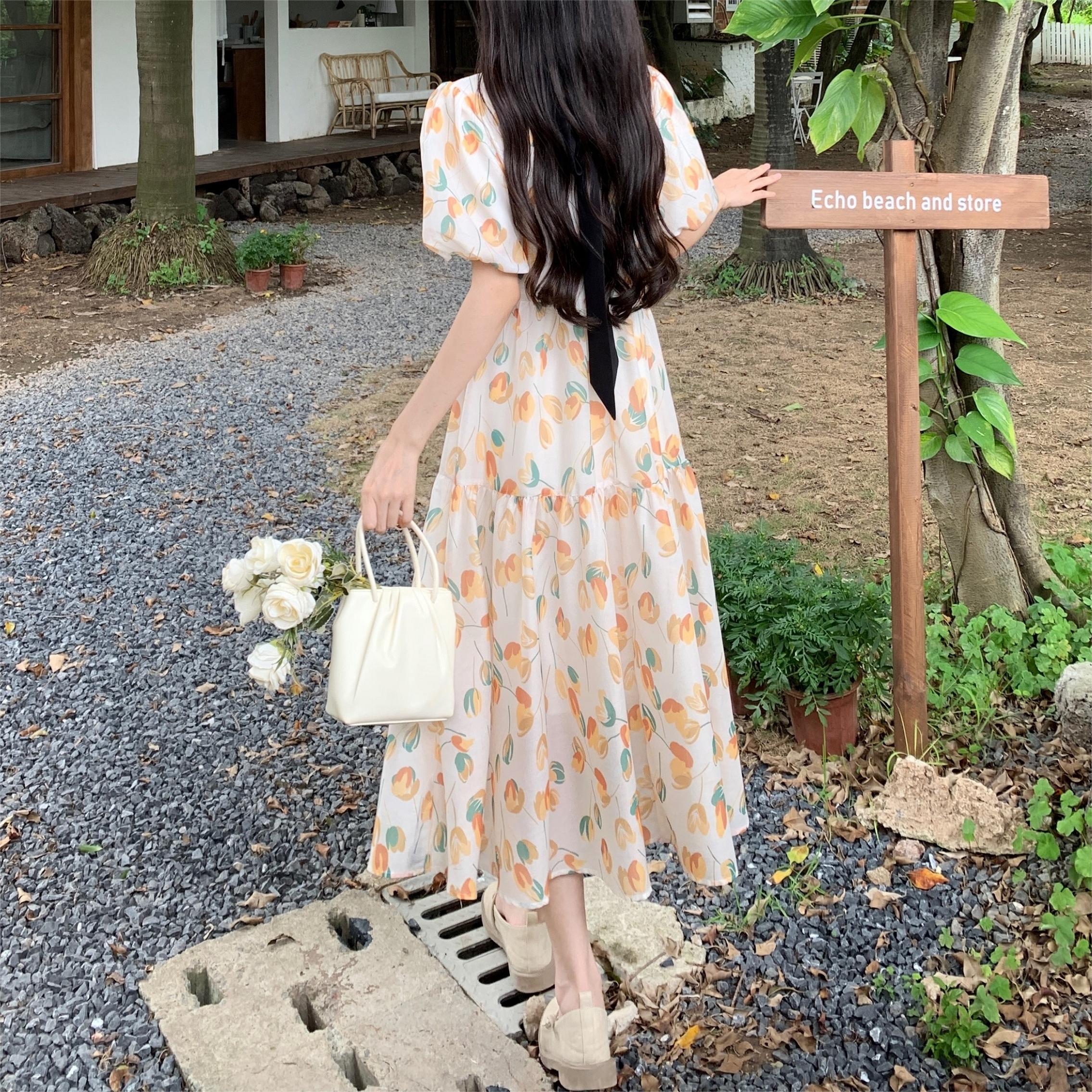 法式復古碎花泡泡袖連身裙