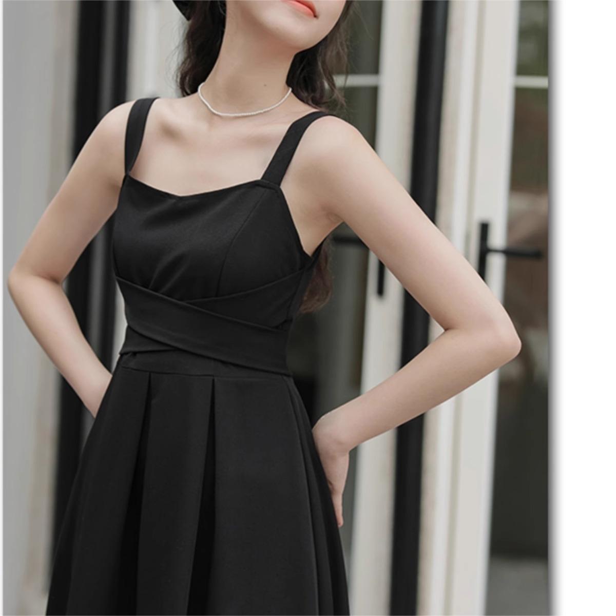 赫本風純色吊帶收腰連身裙