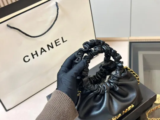 Chanel ★(大人気で即完売)入手困難チェーン
