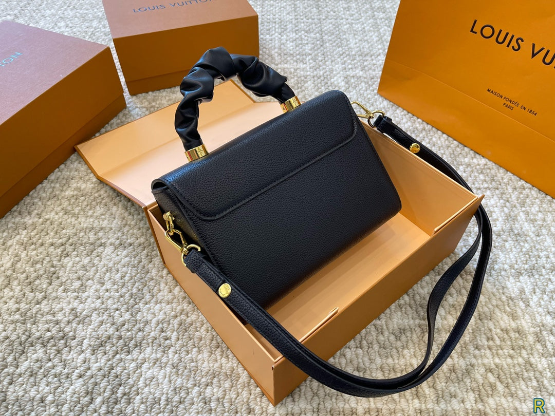 【LOUIS VUITTON 公式旗艦店】ルイヴィトン 斜めがけバッグ   Fashion bag Lv999
