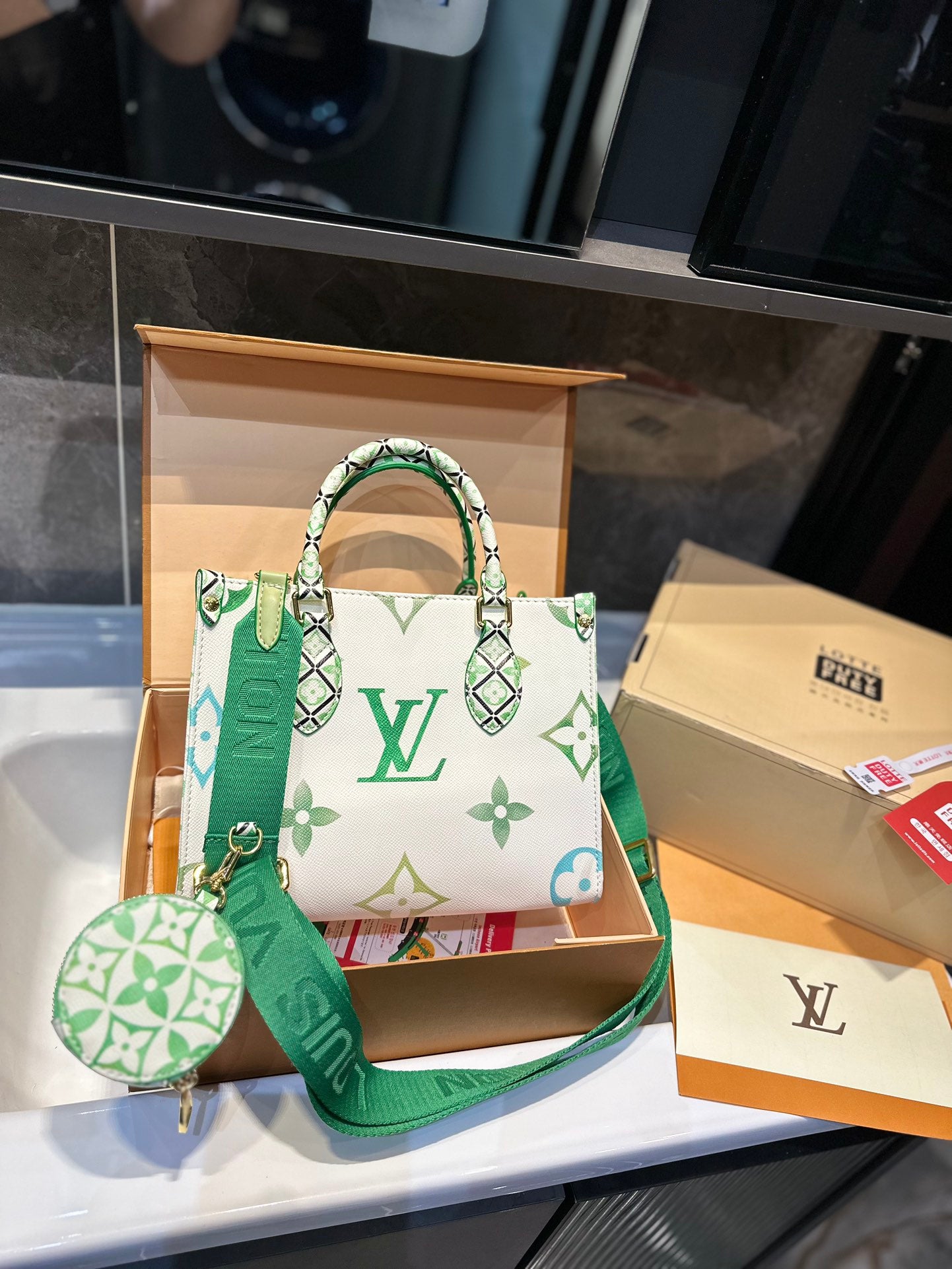 【LOUIS VUITTON 公式旗艦店】ルイヴィトン 斜めがけバッグ   Fashion bag Lv998