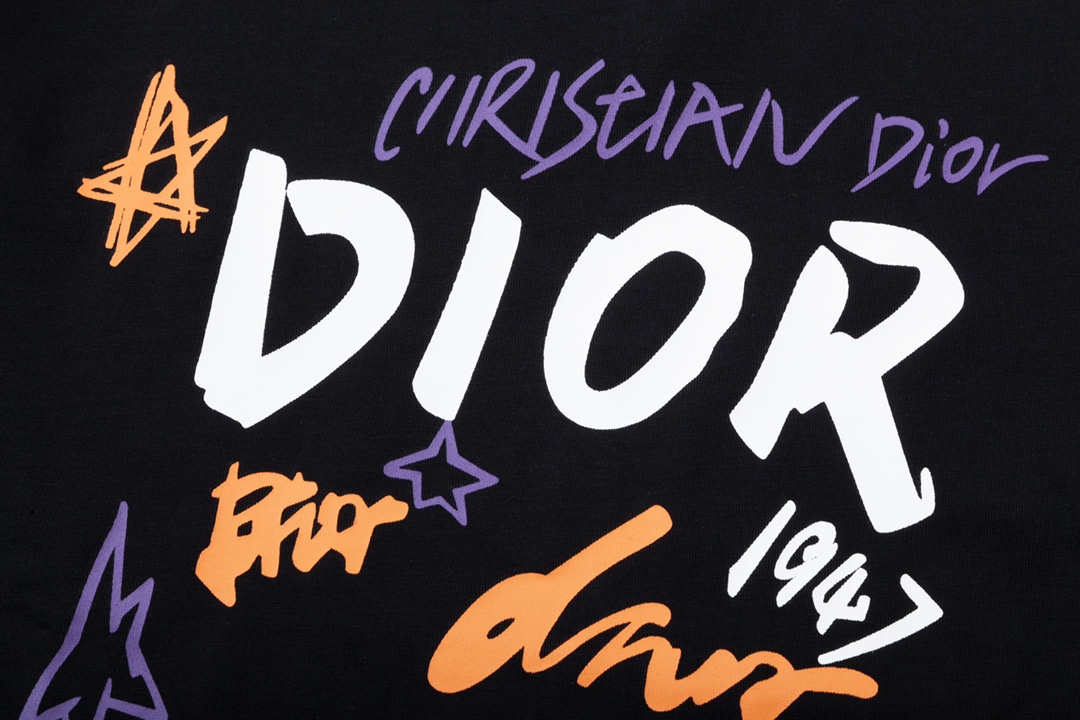 【DIOR 公式旗艦店】ディオール  丸首の衛衣 スウェットご好評に付き再入荷 241025