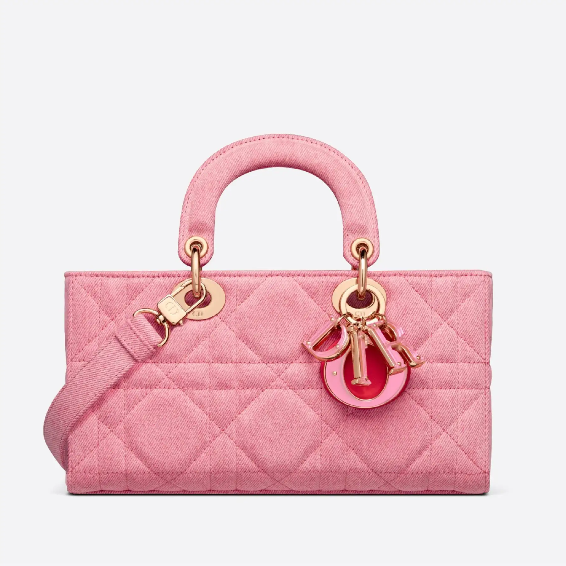 【DIOR】雑誌掲載！泉 里香さん愛用！夏感あふれる新作バッグが登場！