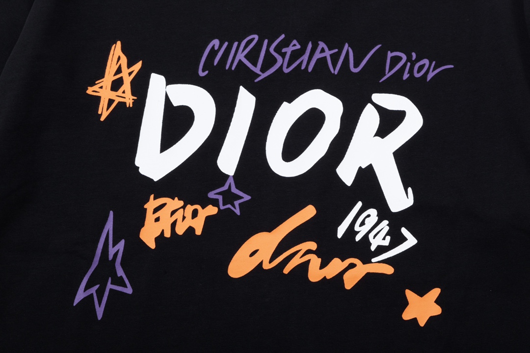 【DIOR 公式旗艦店】ディオール  丸首の衛衣 スウェットご好評に付き再入荷 241025