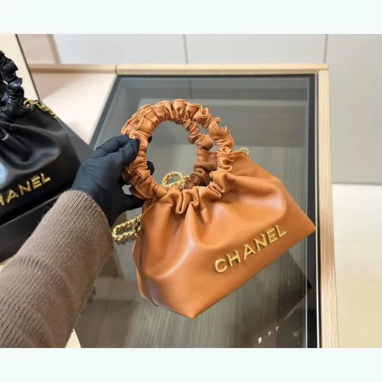 Chanel ★(大人気で即完売)入手困難チェーン