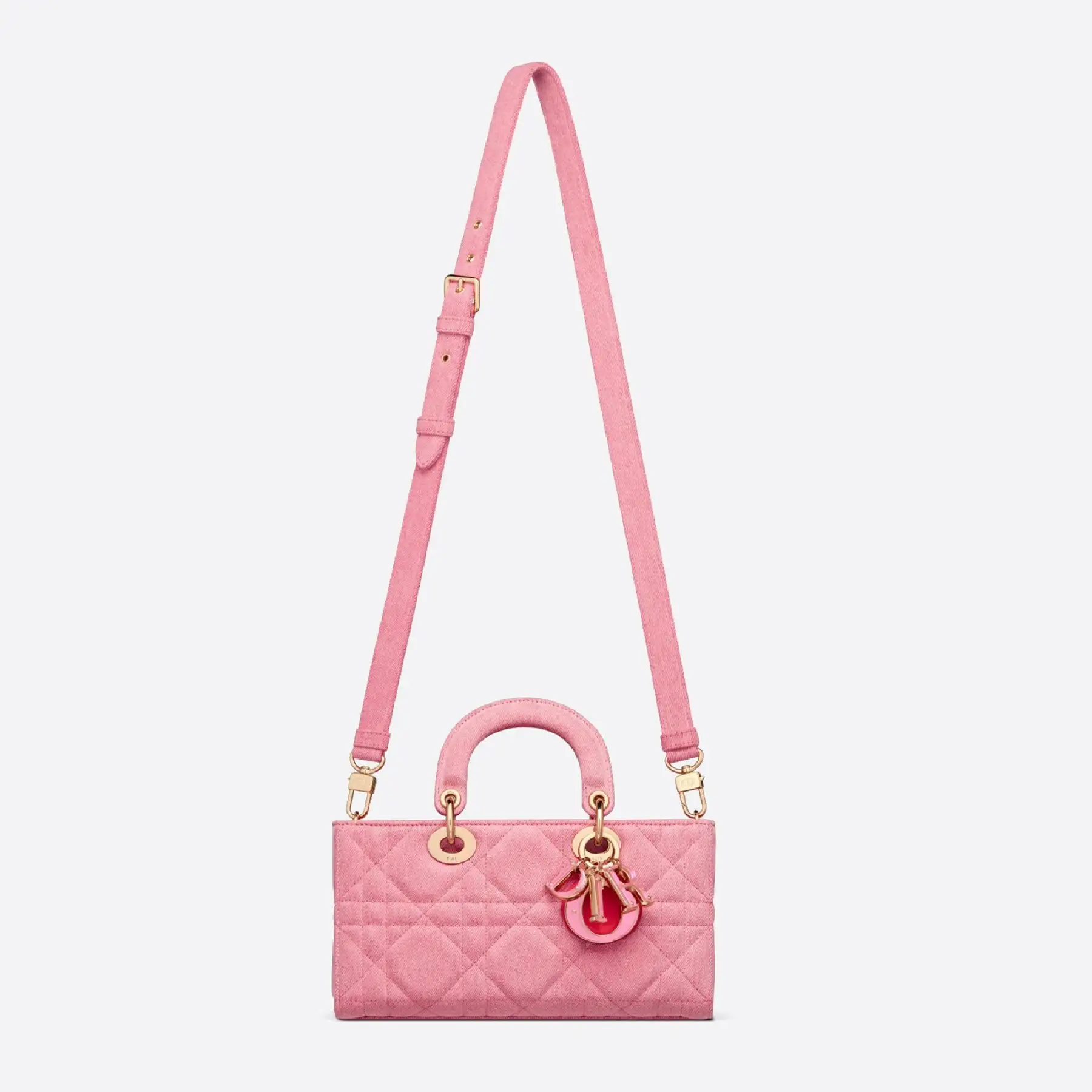 【DIOR】雑誌掲載！泉 里香さん愛用！夏感あふれる新作バッグが登場！