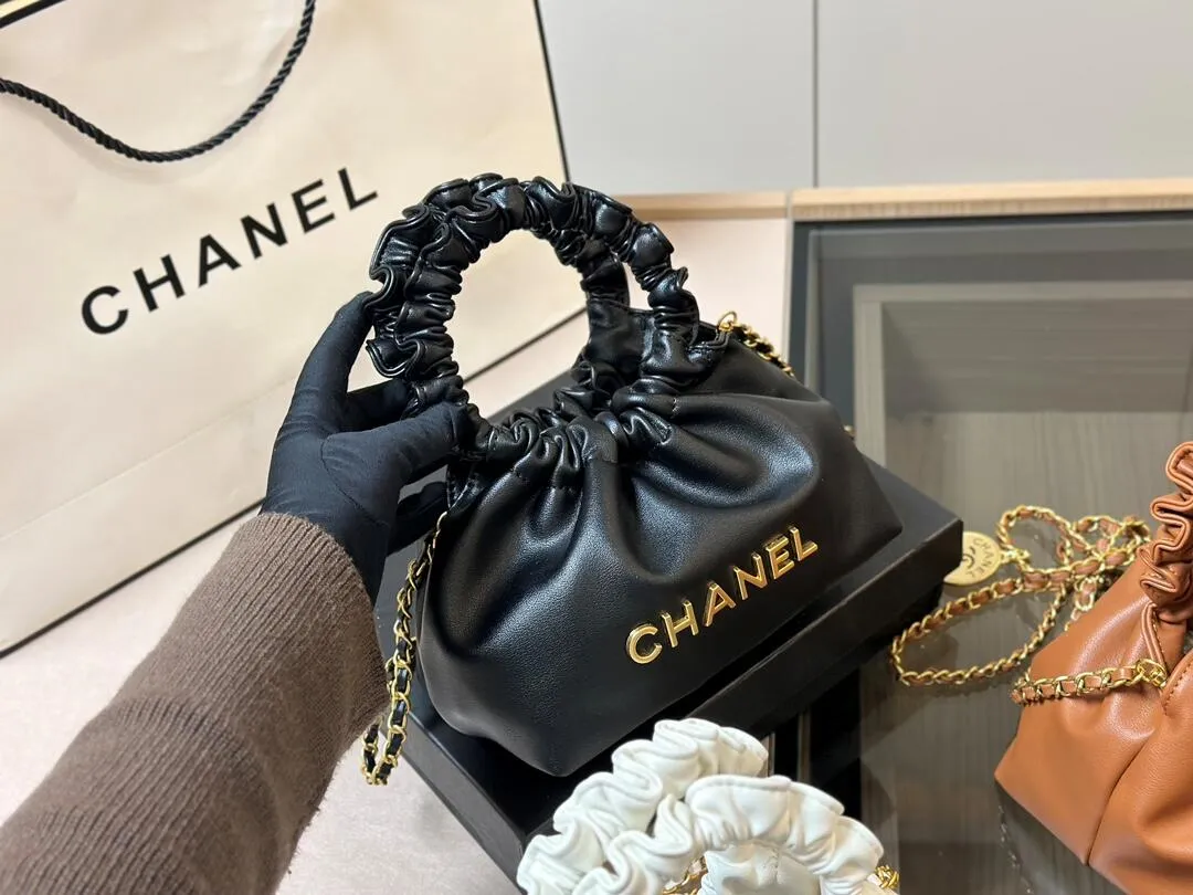Chanel ★(大人気で即完売)入手困難チェーン