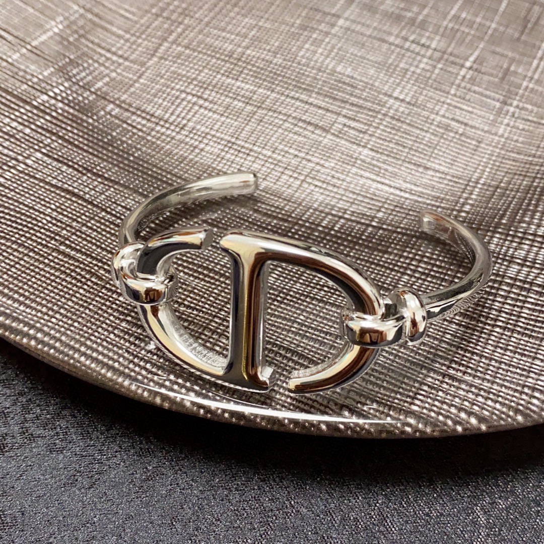 【DIOR】ブレスレット、ファッションシンプルなスタイル