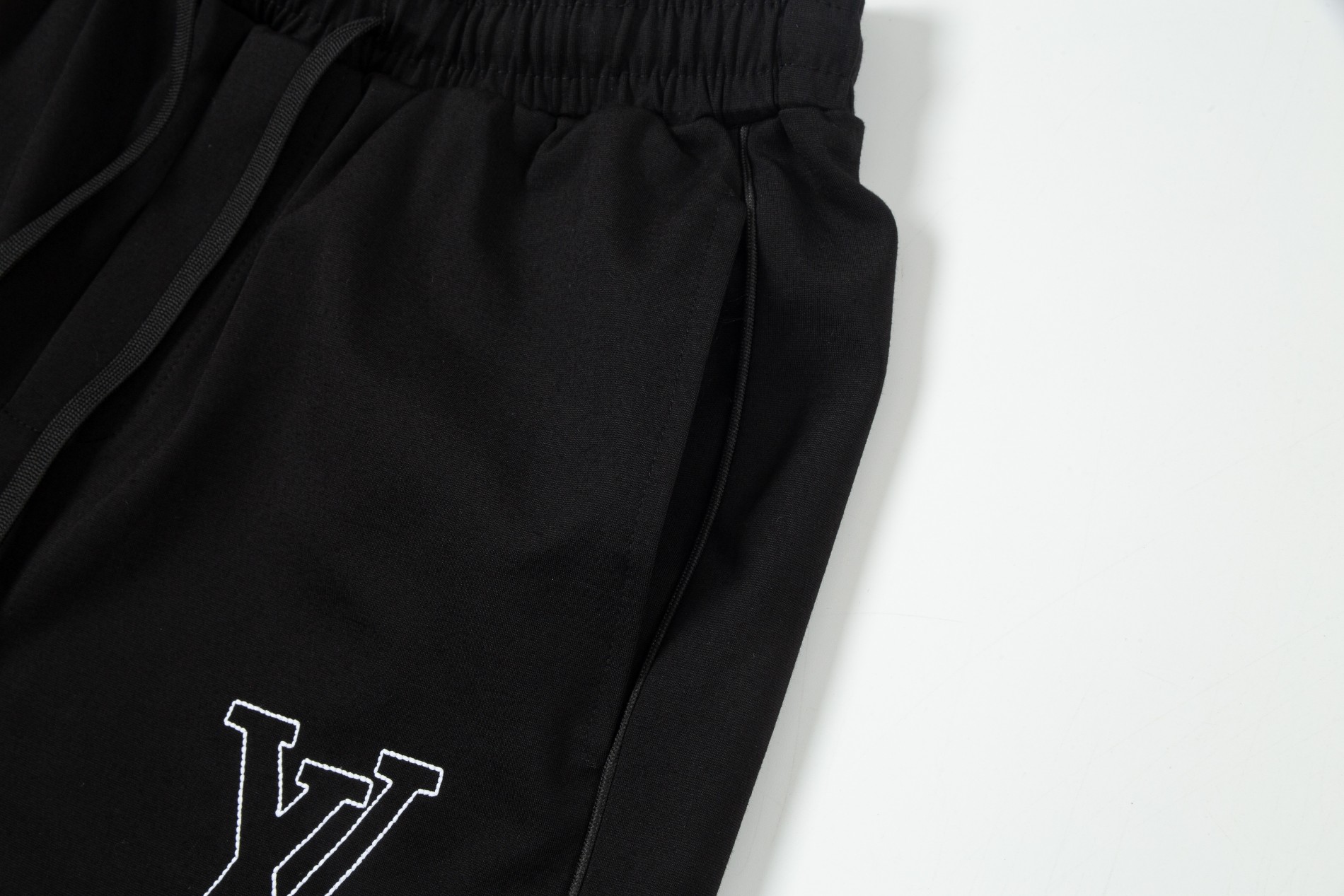 【LOUIS VUITTON 公式旗艦店】ルイヴィトン  ショートパンツご好評に付き再入荷！