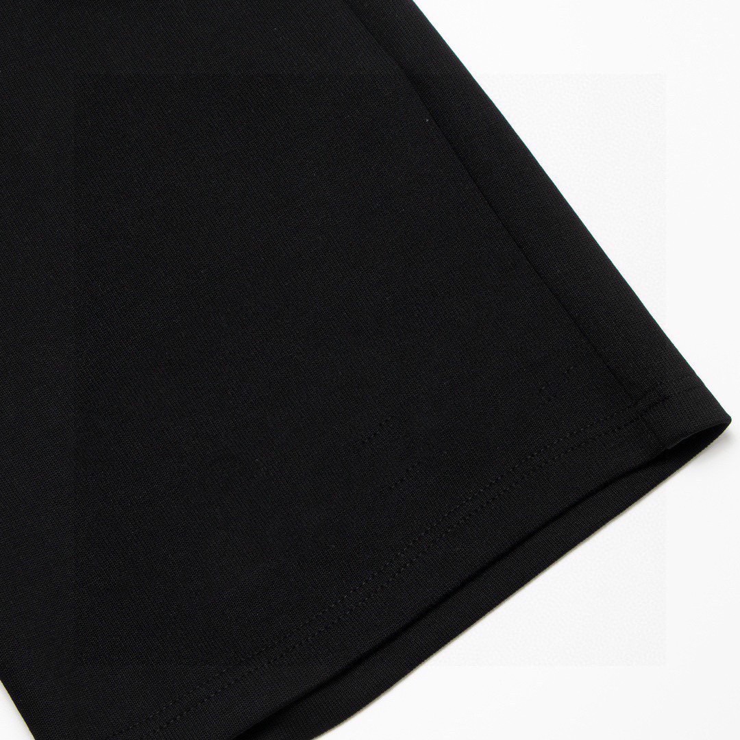 【LOEWE 公式旗艦店】ロエベ  ショートパンツご好評に付き再入荷 240717