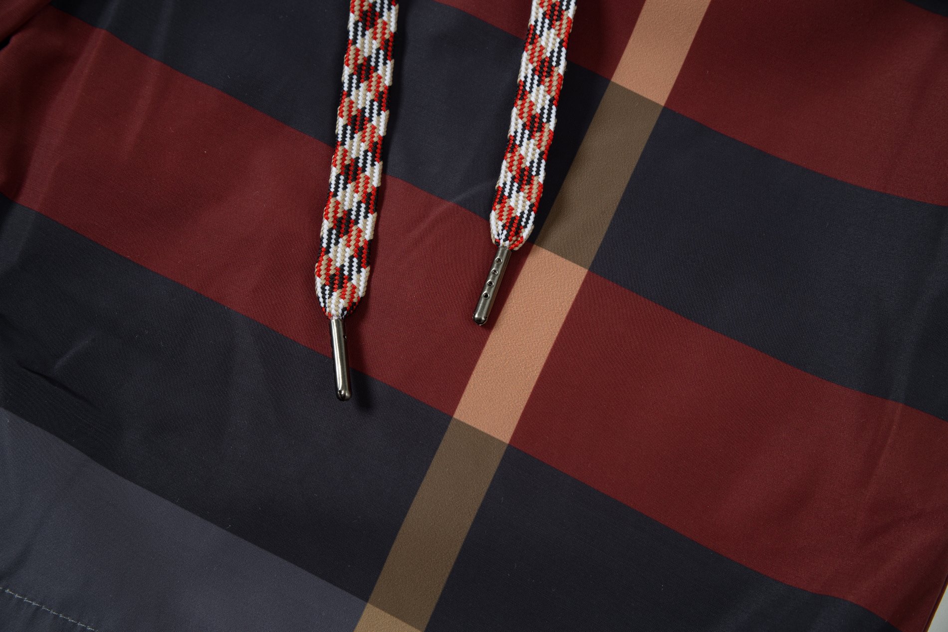 【BURBERRY  公式旗艦店】ショートパンツご好評に付き再入荷！