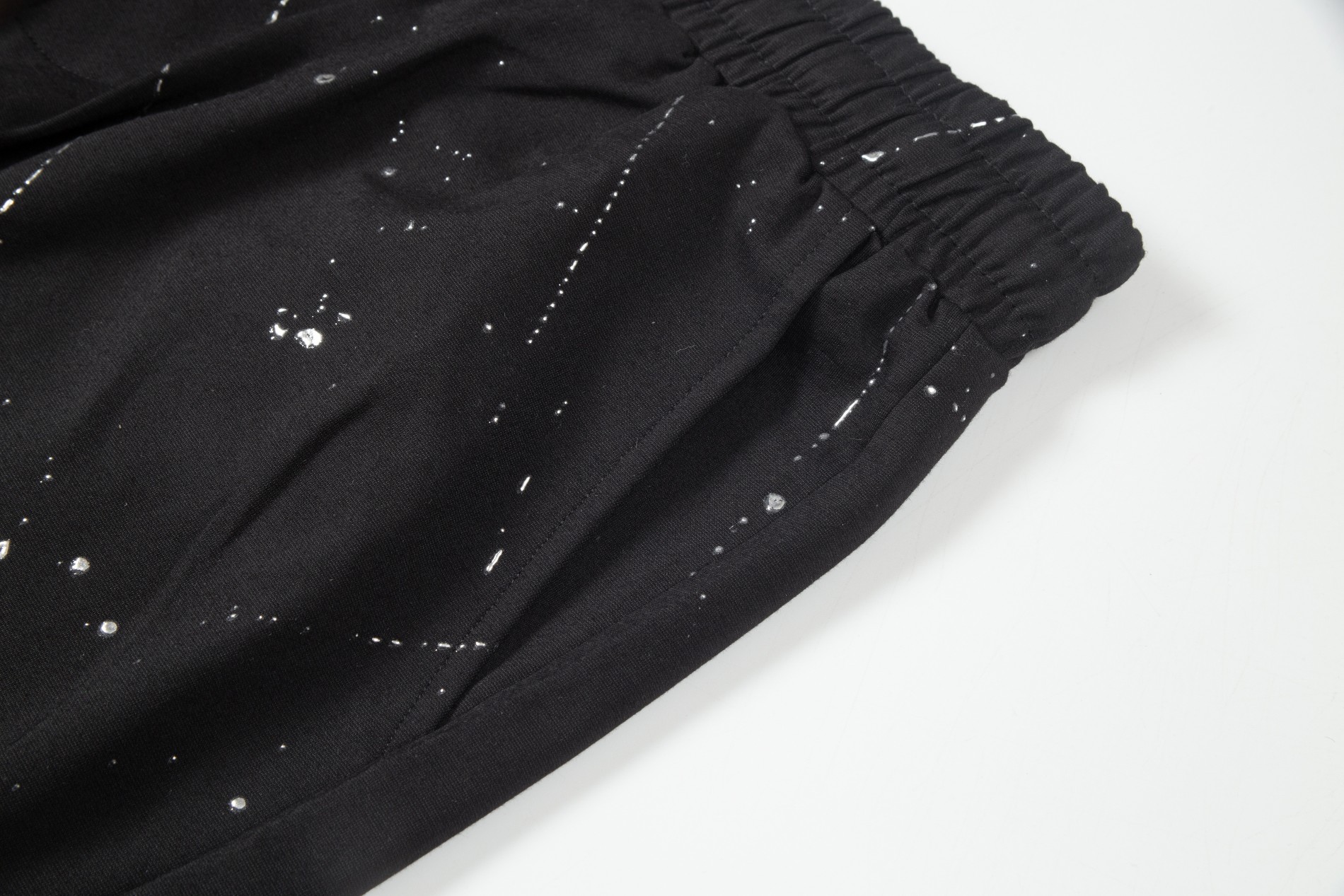 【BALENCIAGA  公式旗艦店】バレンシアガ   ショートパンツ  ご好評に付き再入荷！