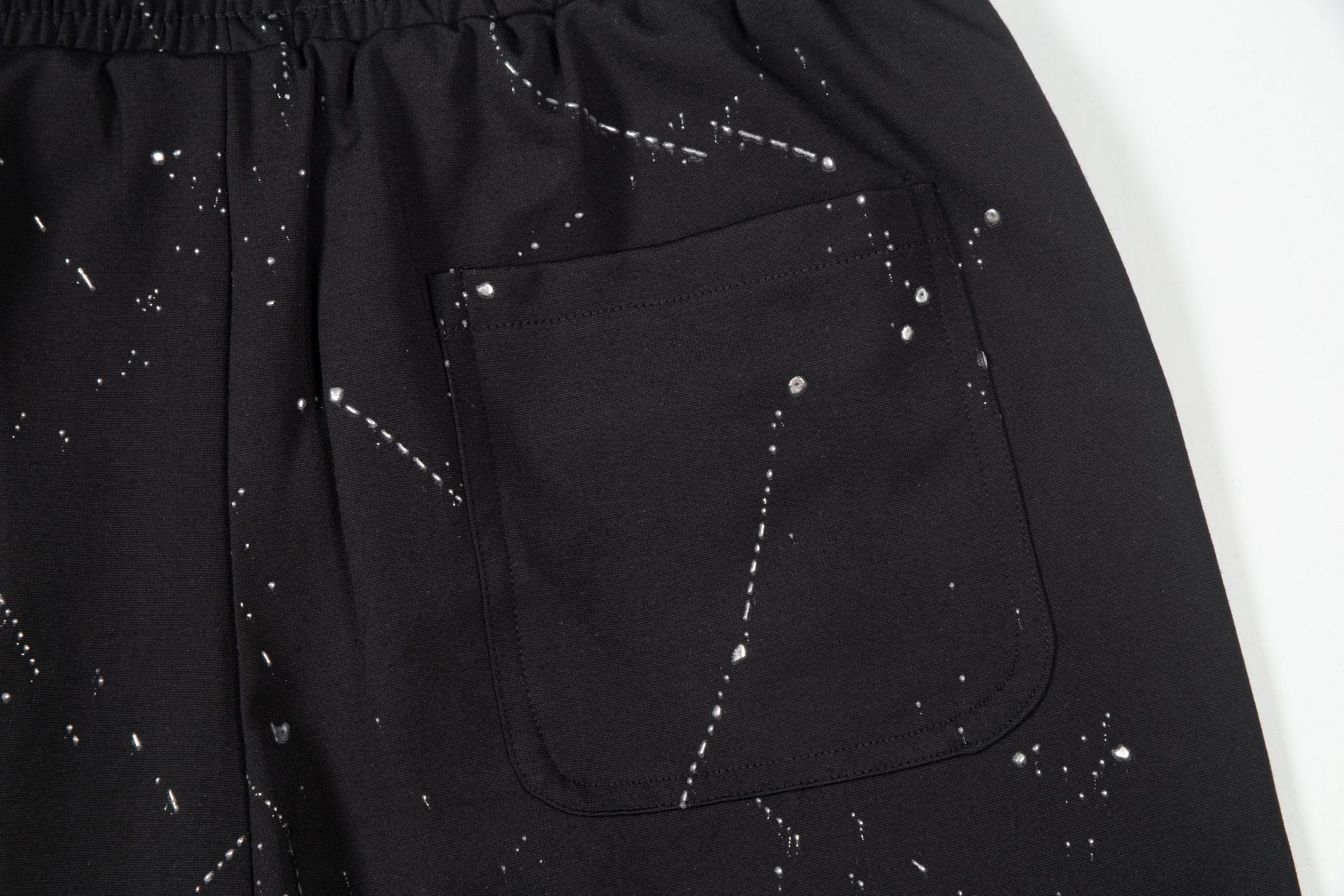 【BALENCIAGA  公式旗艦店】バレンシアガ   ショートパンツ  ご好評に付き再入荷！