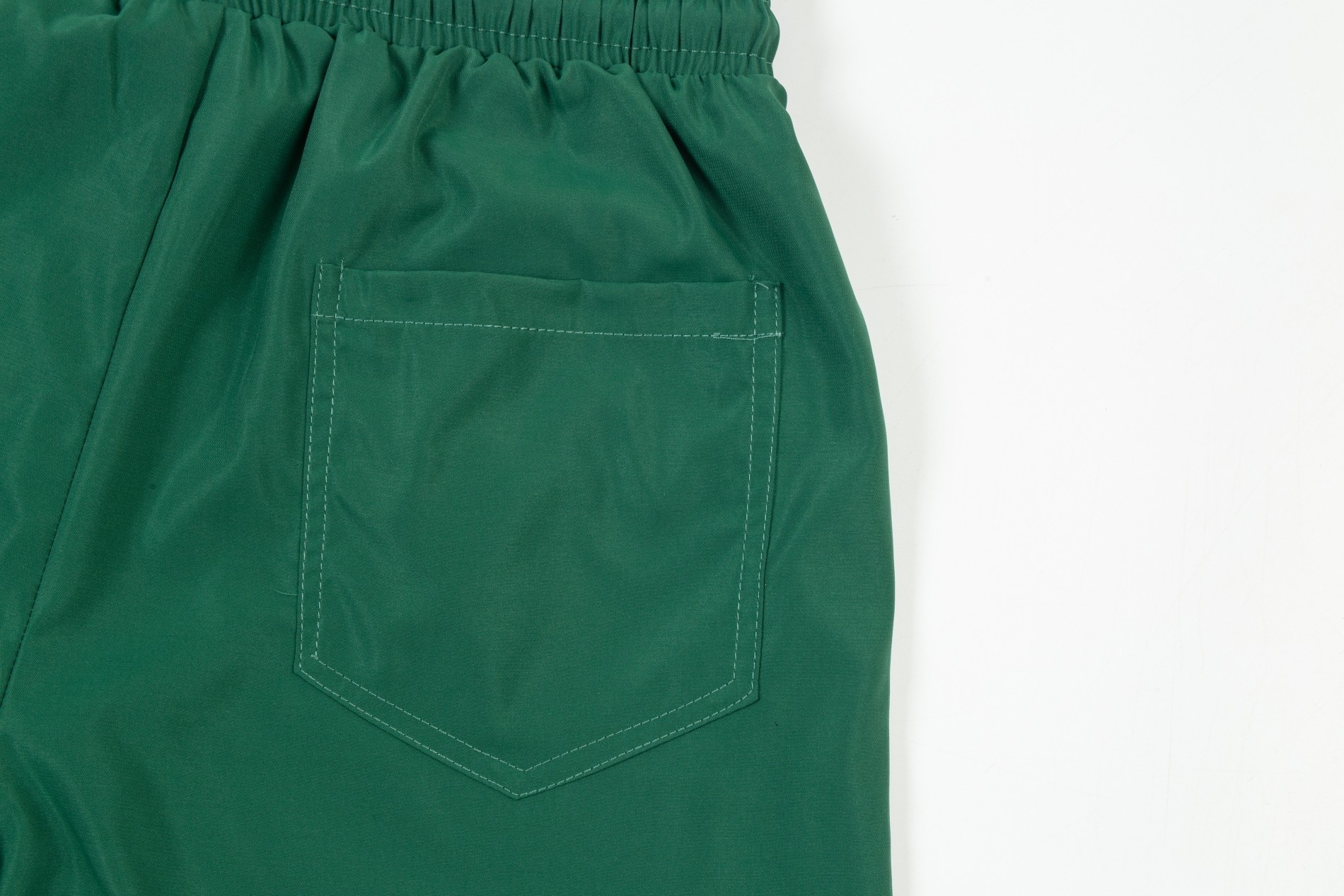 【PRADA  公式旗艦店】プラダ  Tシャツ ご好評に付き再入荷！