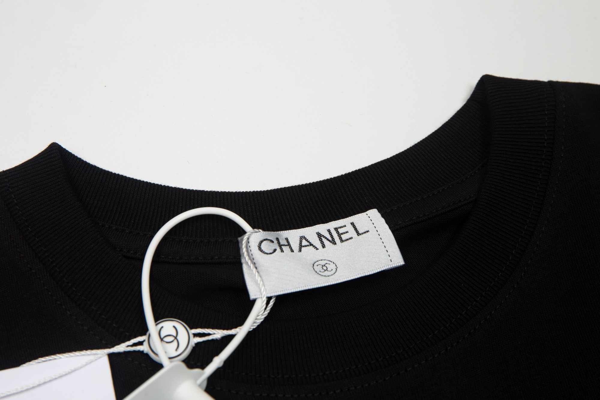 【CHANEL 公式旗艦店】シャネル  Tシャツ ご好評に付き再入荷！