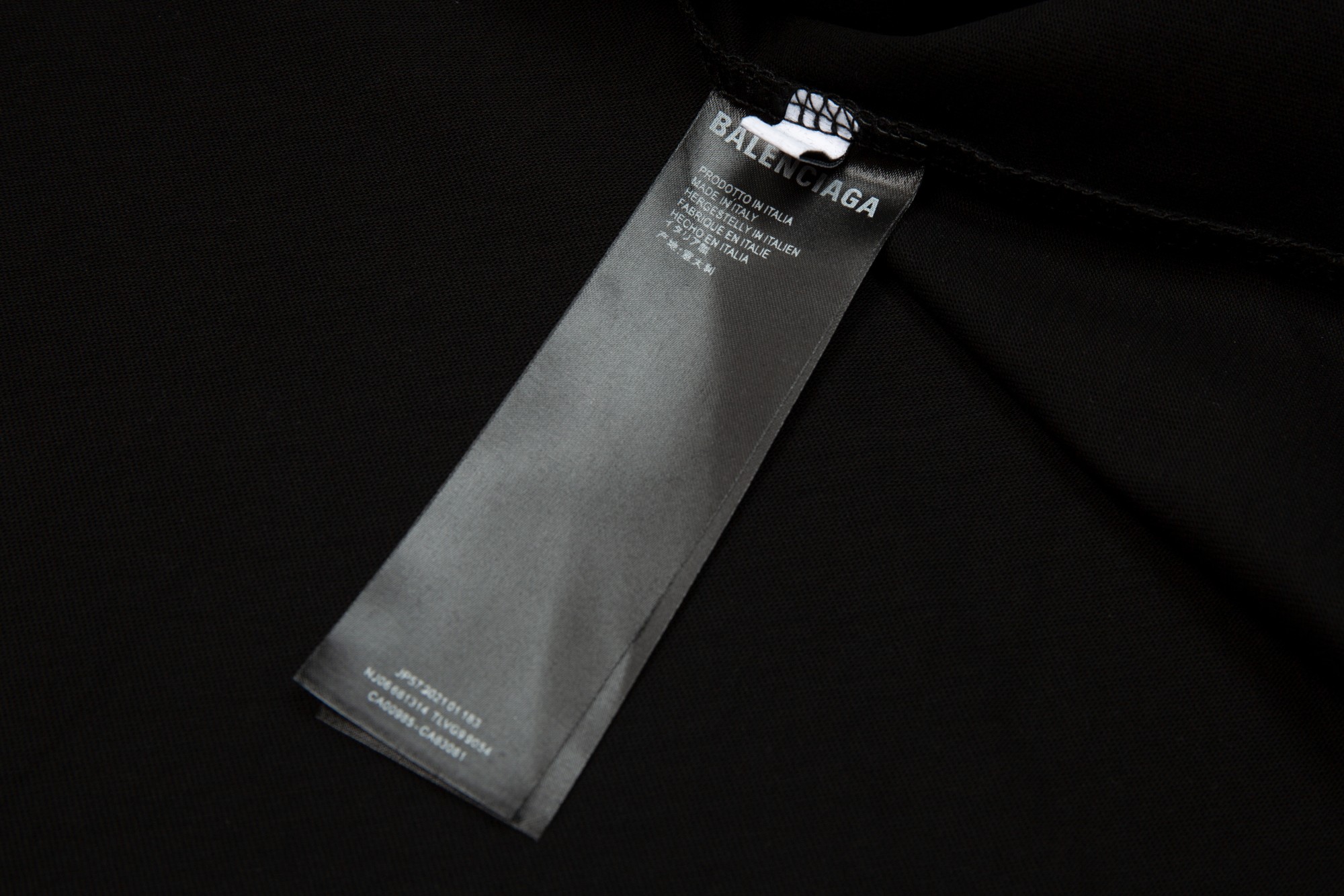 【BALENCIAGA   公式旗艦店】バレンシアガ  Tシャツ ご好評に付き再入荷！