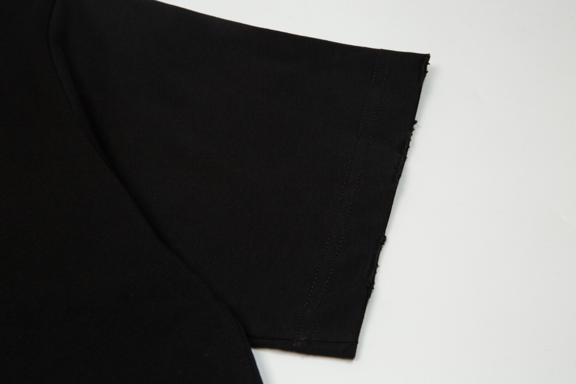 【BALENCIAGA   公式旗艦店】バレンシアガ  Tシャツ ご好評に付き再入荷！