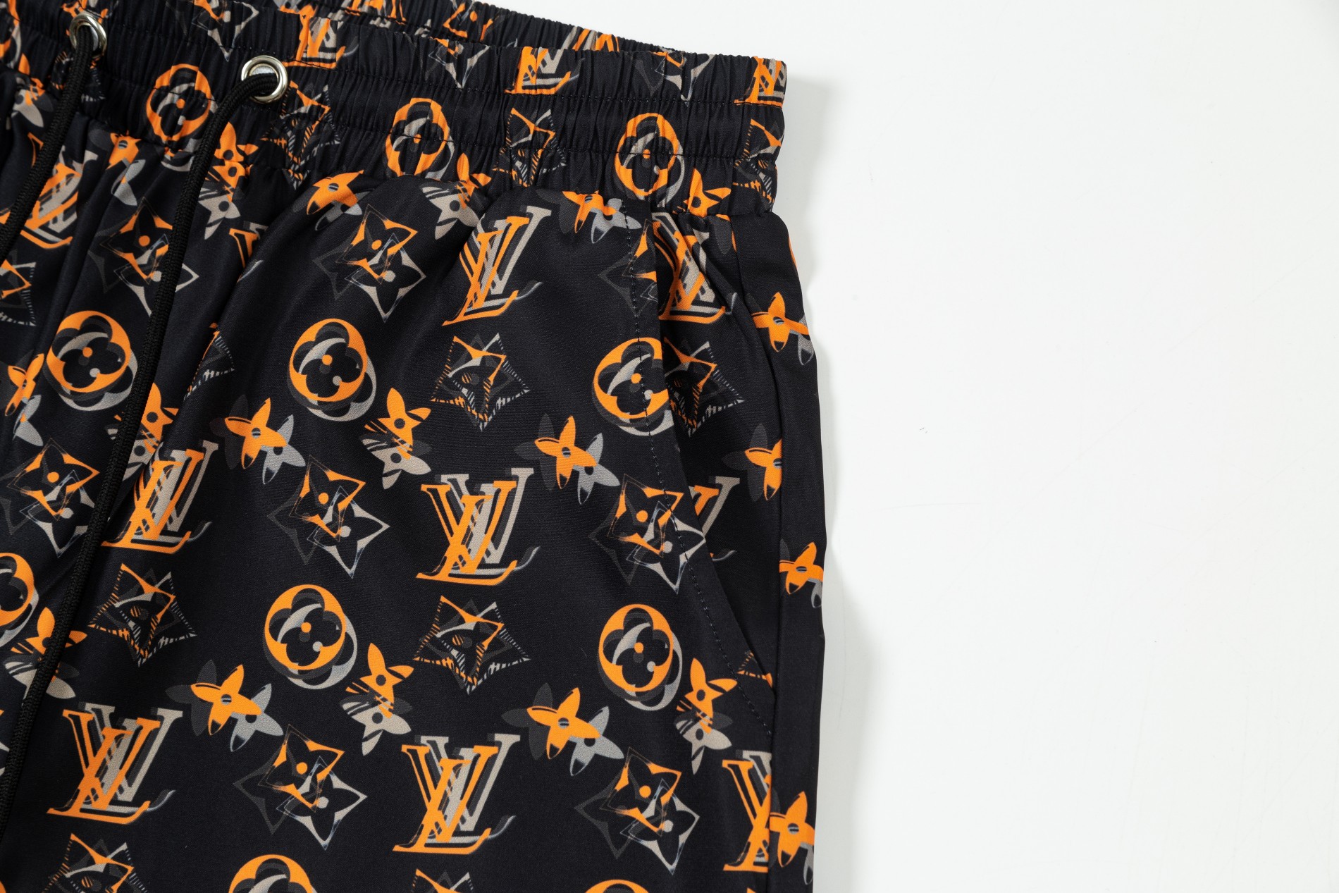 【LOUIS VUITTON  公式旗艦店】ルイヴィトン  ショートパンツ  ご好評に付き再入荷！