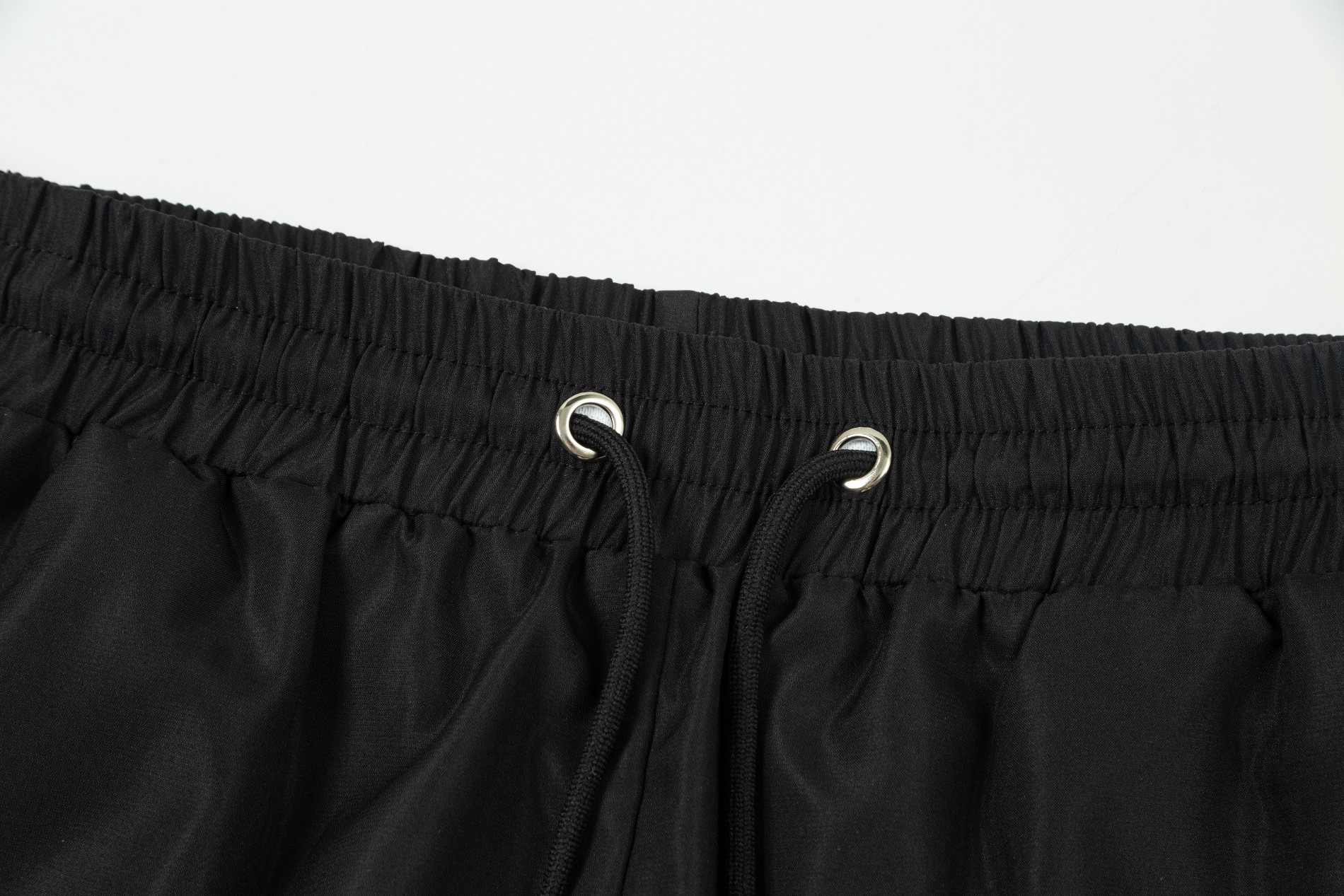 【LOUIS VUITTON  公式旗艦店】ルイヴィトン  ショートパンツ  ご好評に付き再入荷！