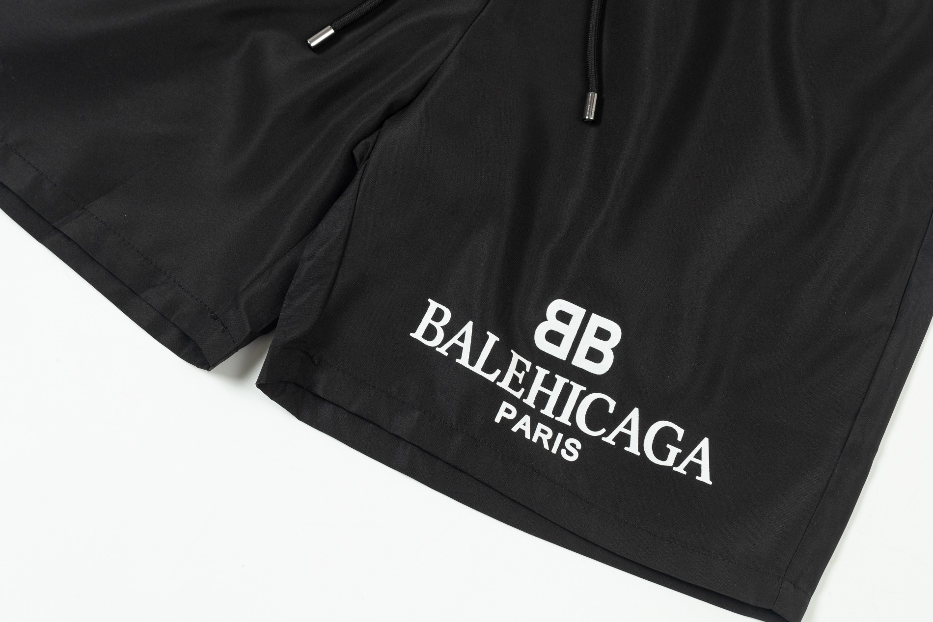 【BALENCIAGA  公式旗艦店】バレンシアガ   ショートパンツ  ご好評に付き再入荷！