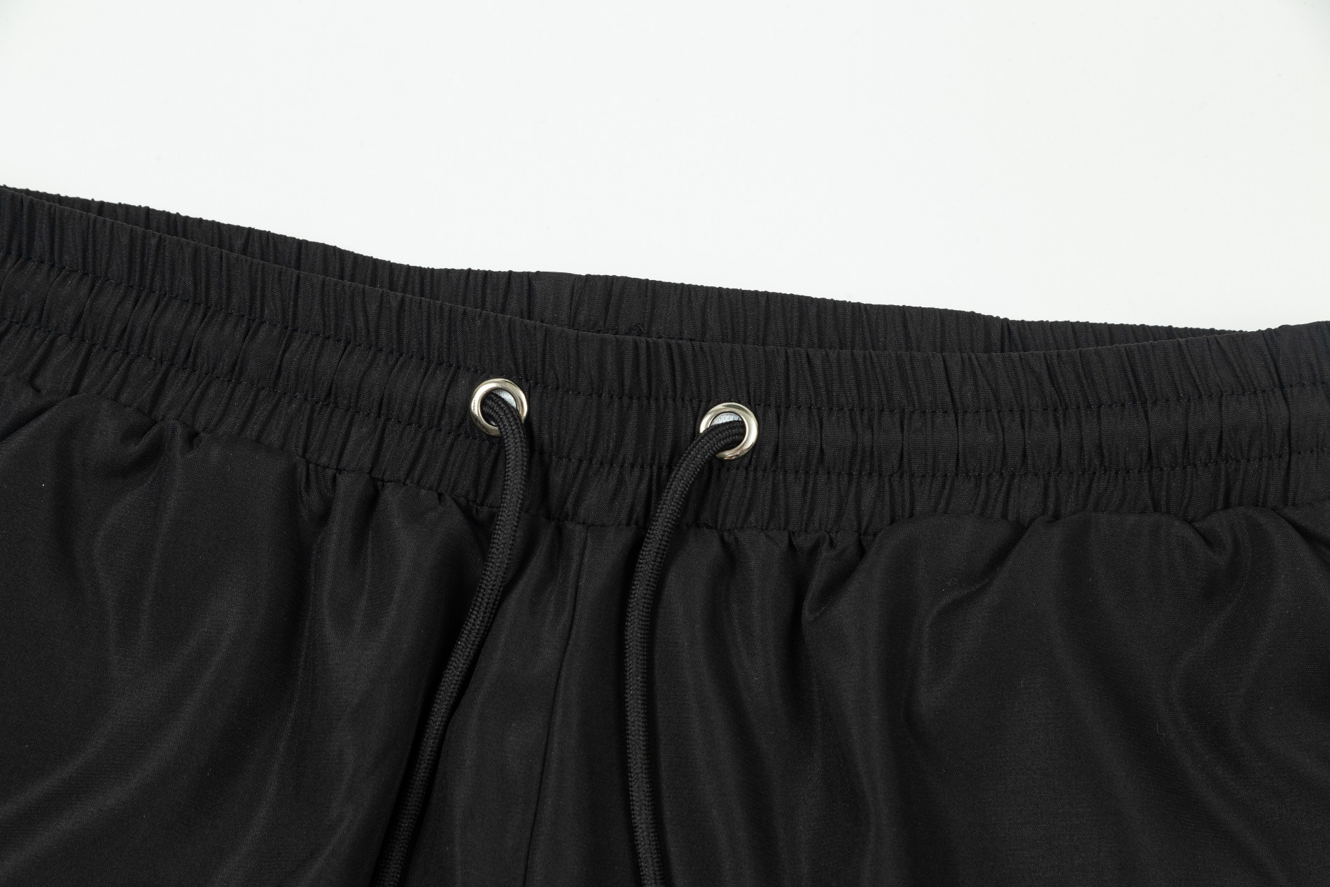 【BALENCIAGA  公式旗艦店】バレンシアガ   ショートパンツ  ご好評に付き再入荷！