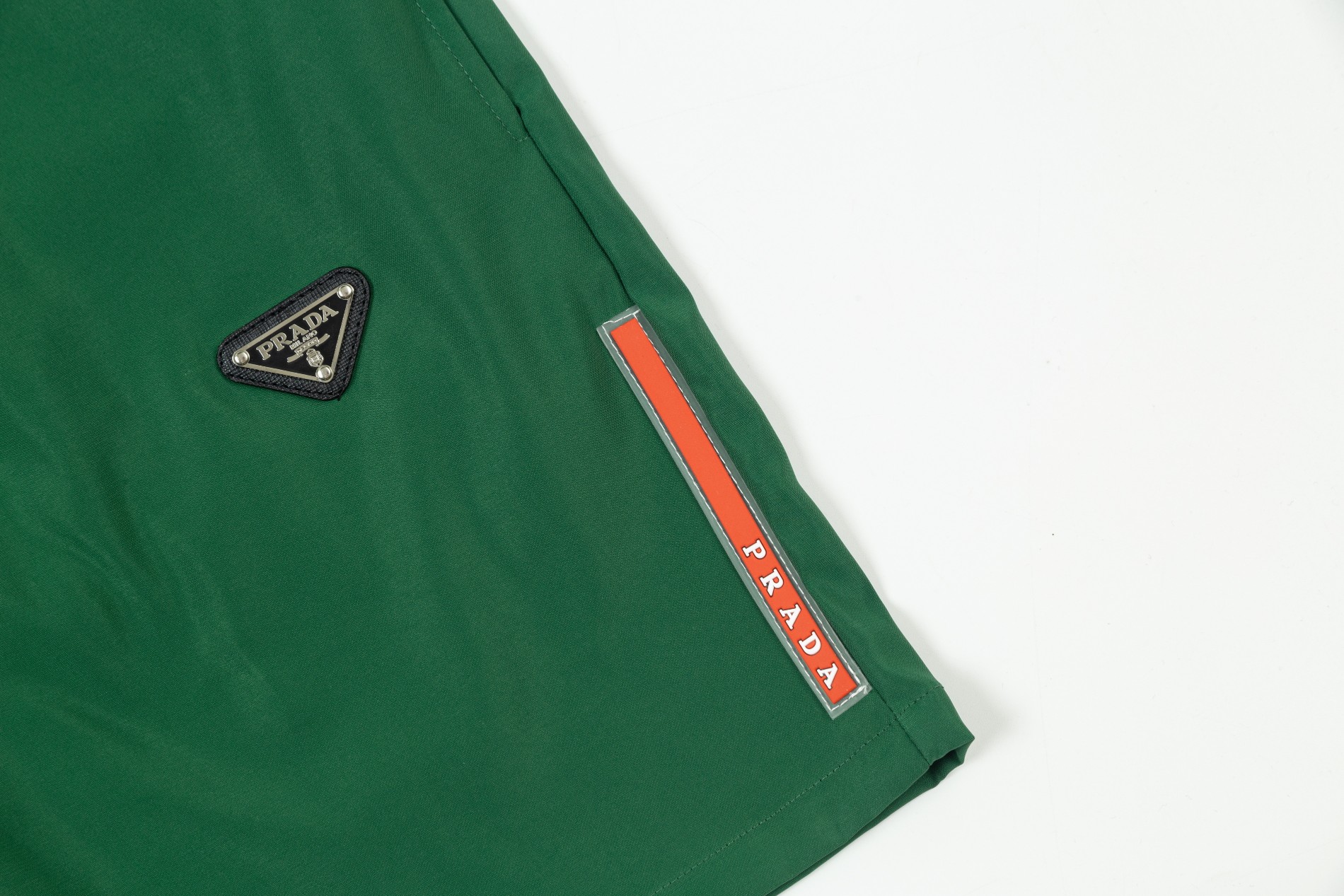 【PRADA  公式旗艦店】プラダ ショートパンツ  ご好評に付き再入荷！