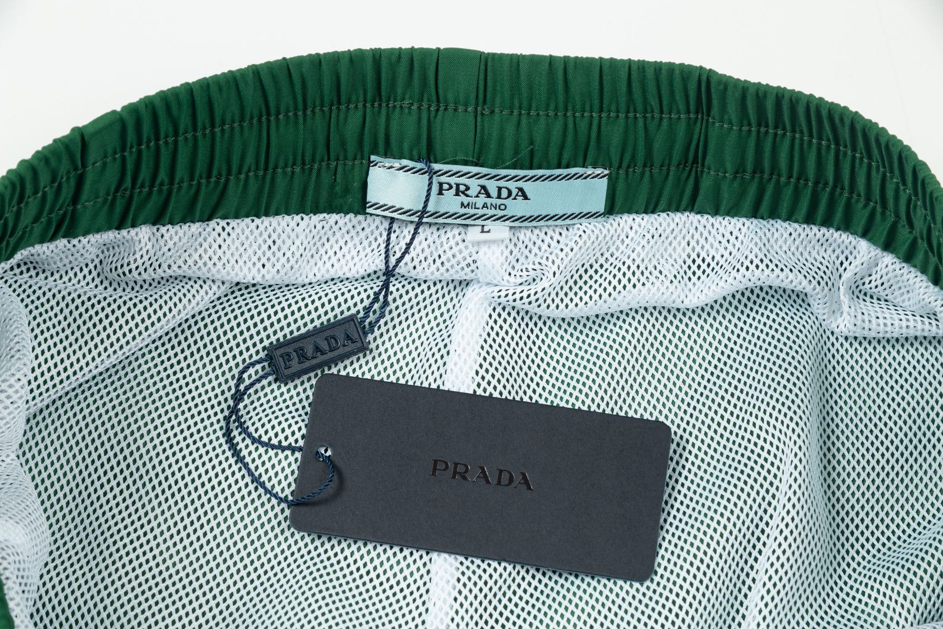 【PRADA  公式旗艦店】プラダ ショートパンツ  ご好評に付き再入荷！