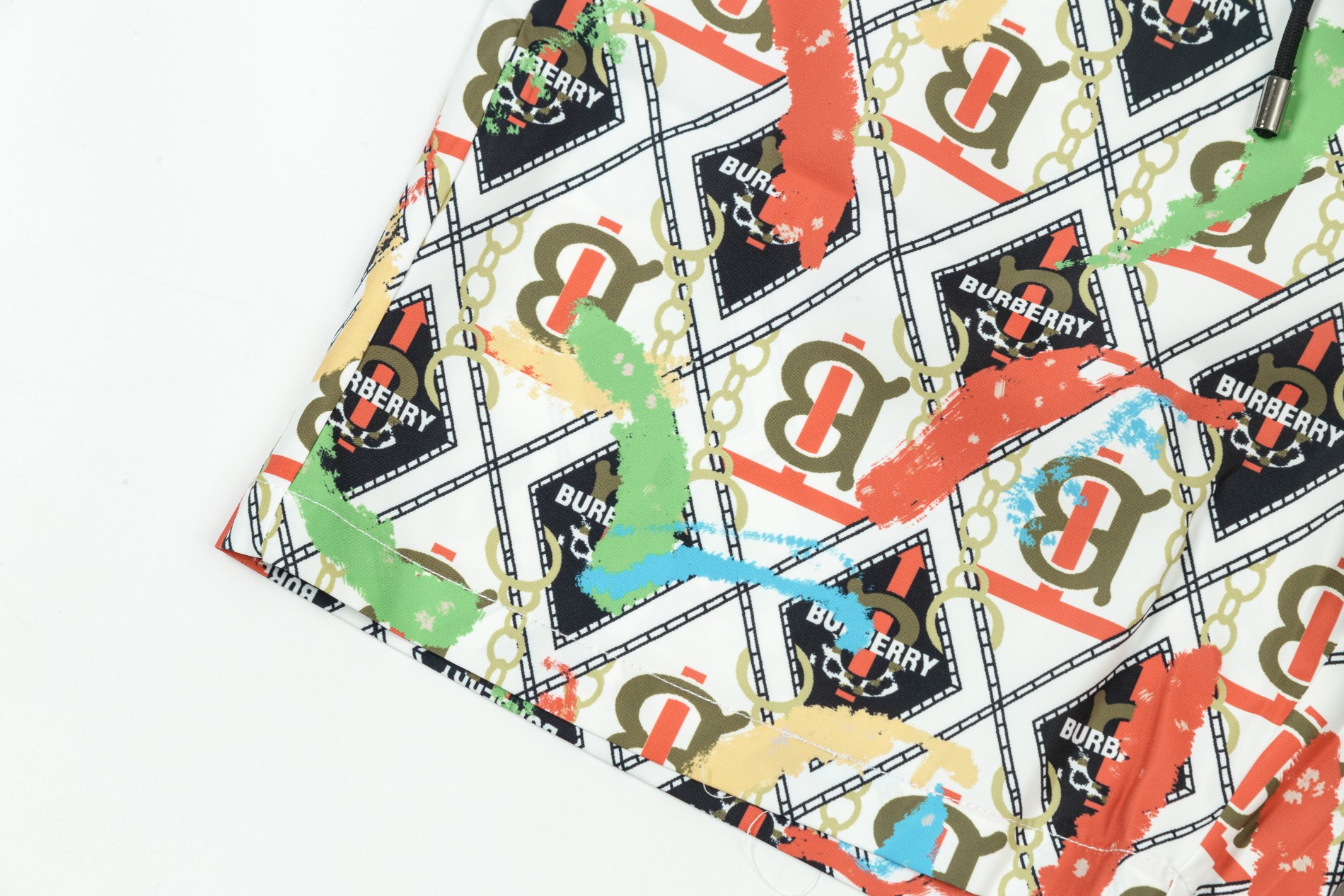 【BURBERRY  公式旗艦店】バーバリー  ショートパンツ  ご好評に付き再入荷！