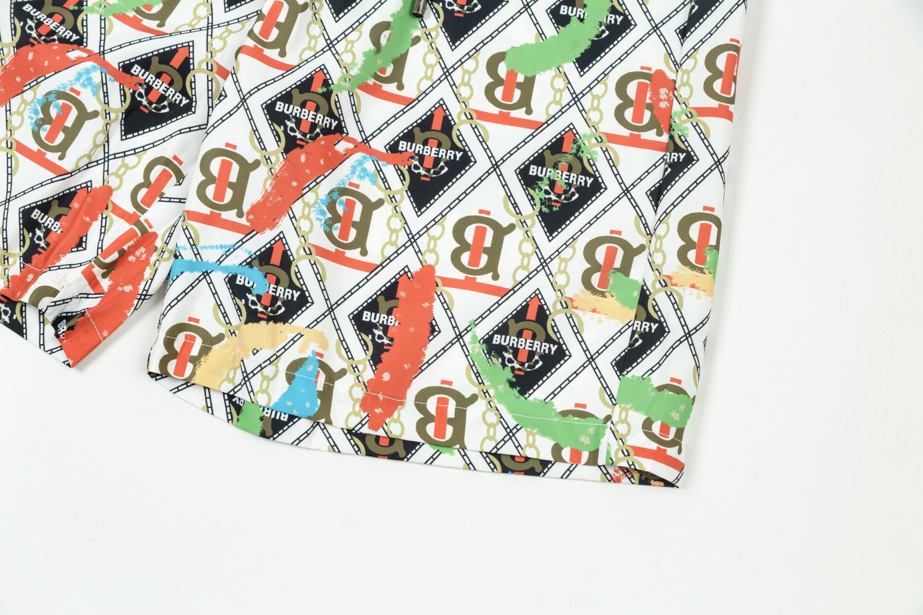 【BURBERRY  公式旗艦店】バーバリー  ショートパンツ  ご好評に付き再入荷！