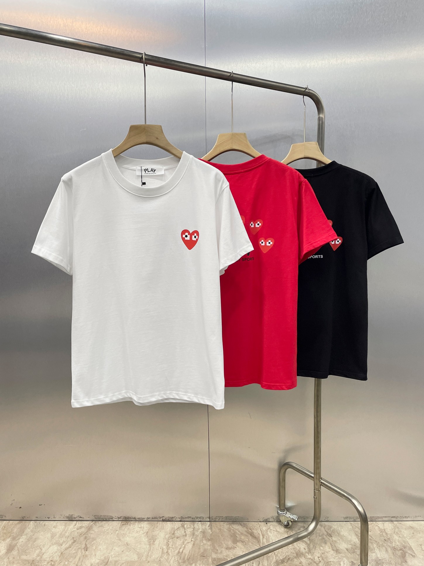 【COMME DES GARCONS PLAY 公式旗艦店】 コム デ ギャルソン プレイ   Tシャツご好評に付き再入荷 24628