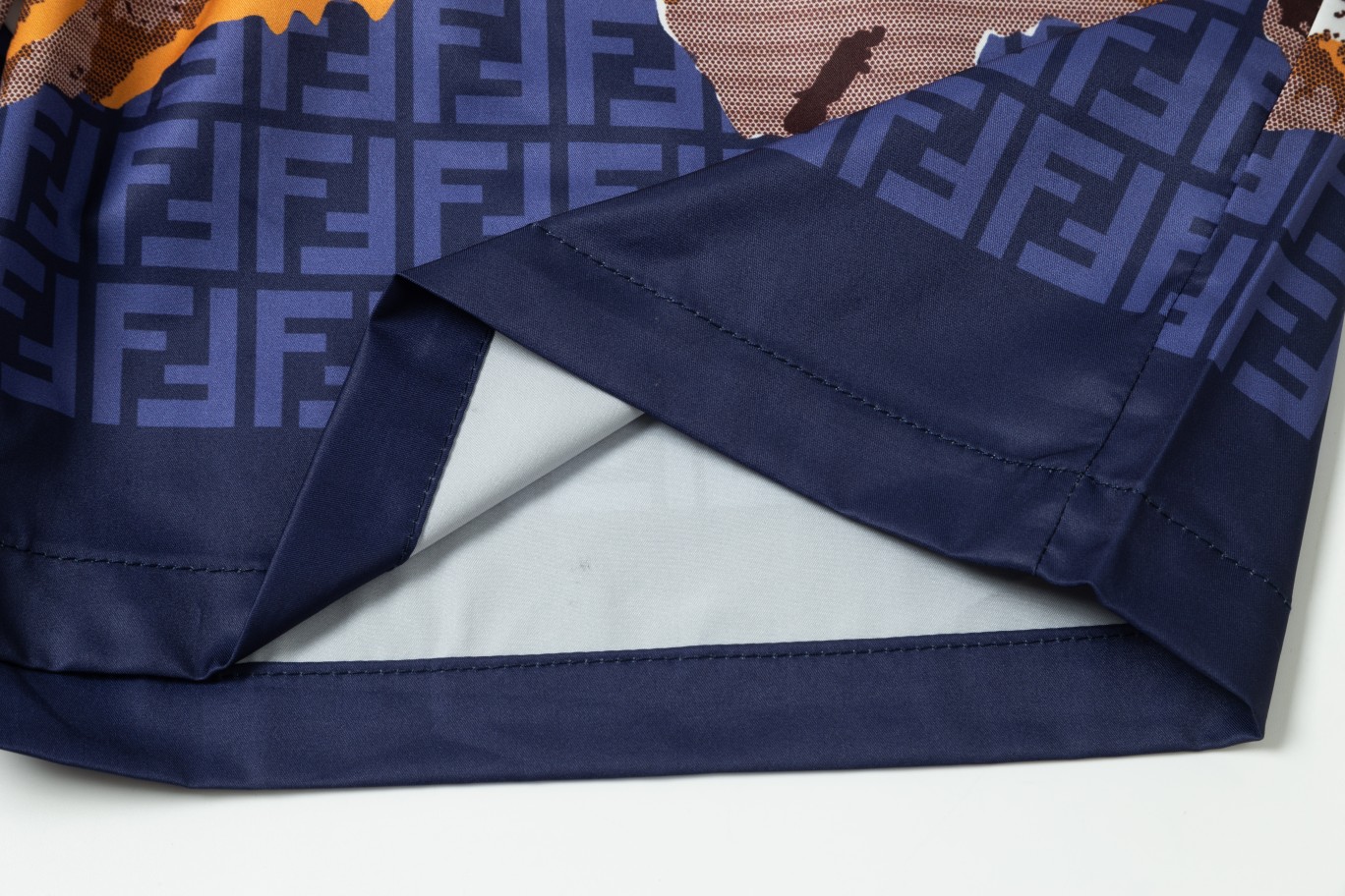 【FENDI 公式旗艦店】フェンディ ショートパンツご好評に付き再入荷！