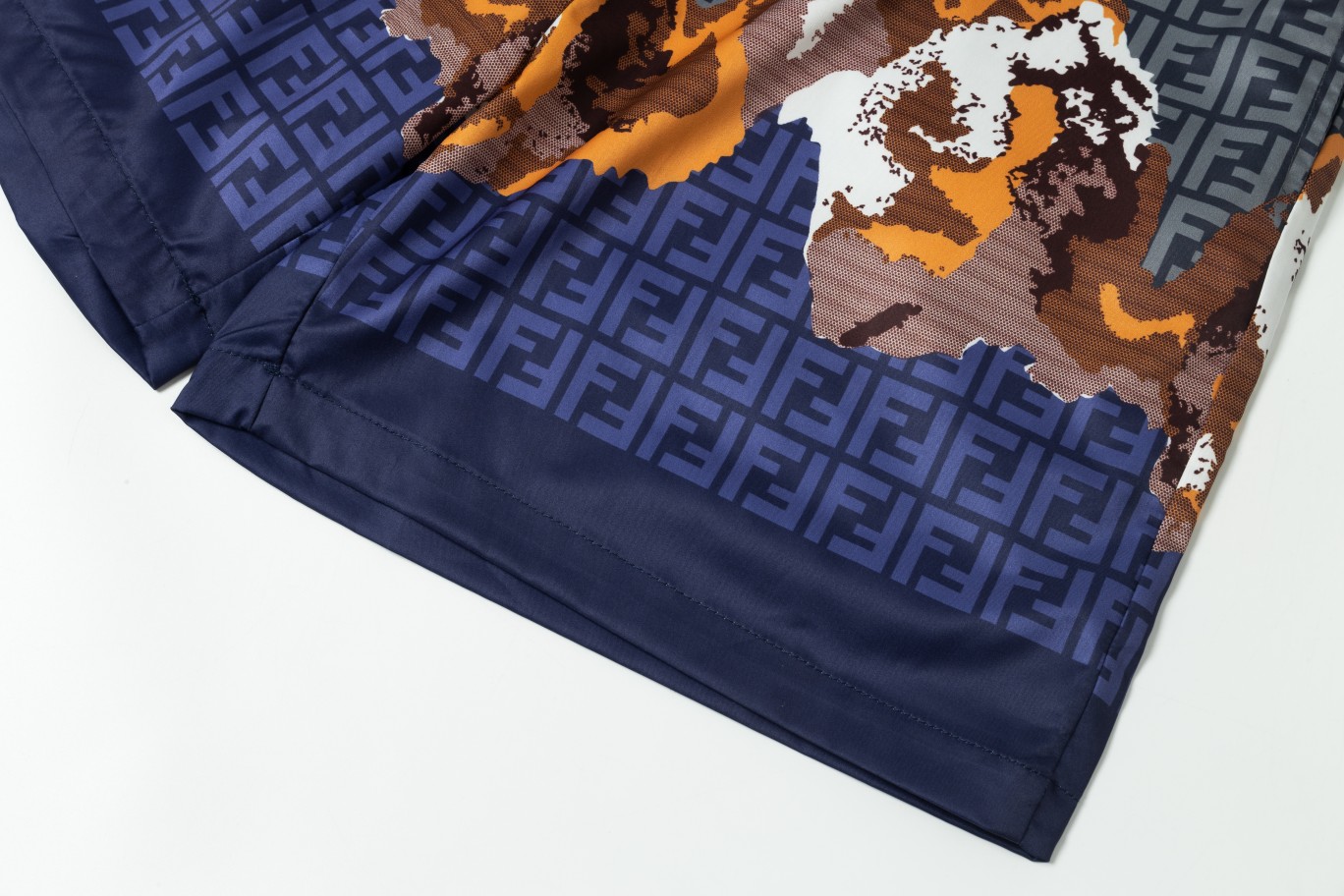 【FENDI 公式旗艦店】フェンディ ショートパンツご好評に付き再入荷！