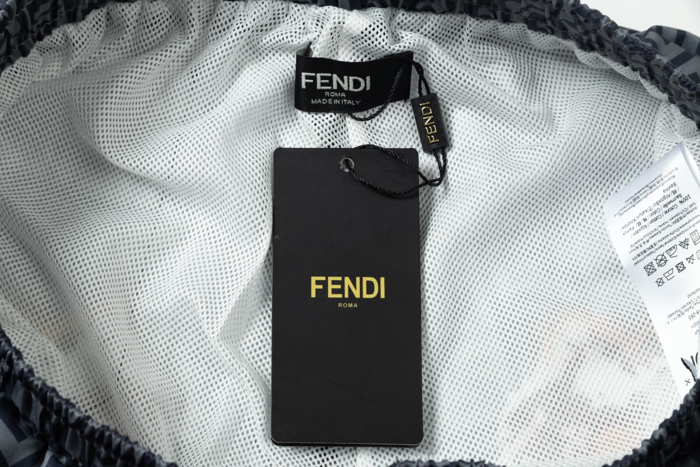 【FENDI 公式旗艦店】フェンディ ショートパンツご好評に付き再入荷！