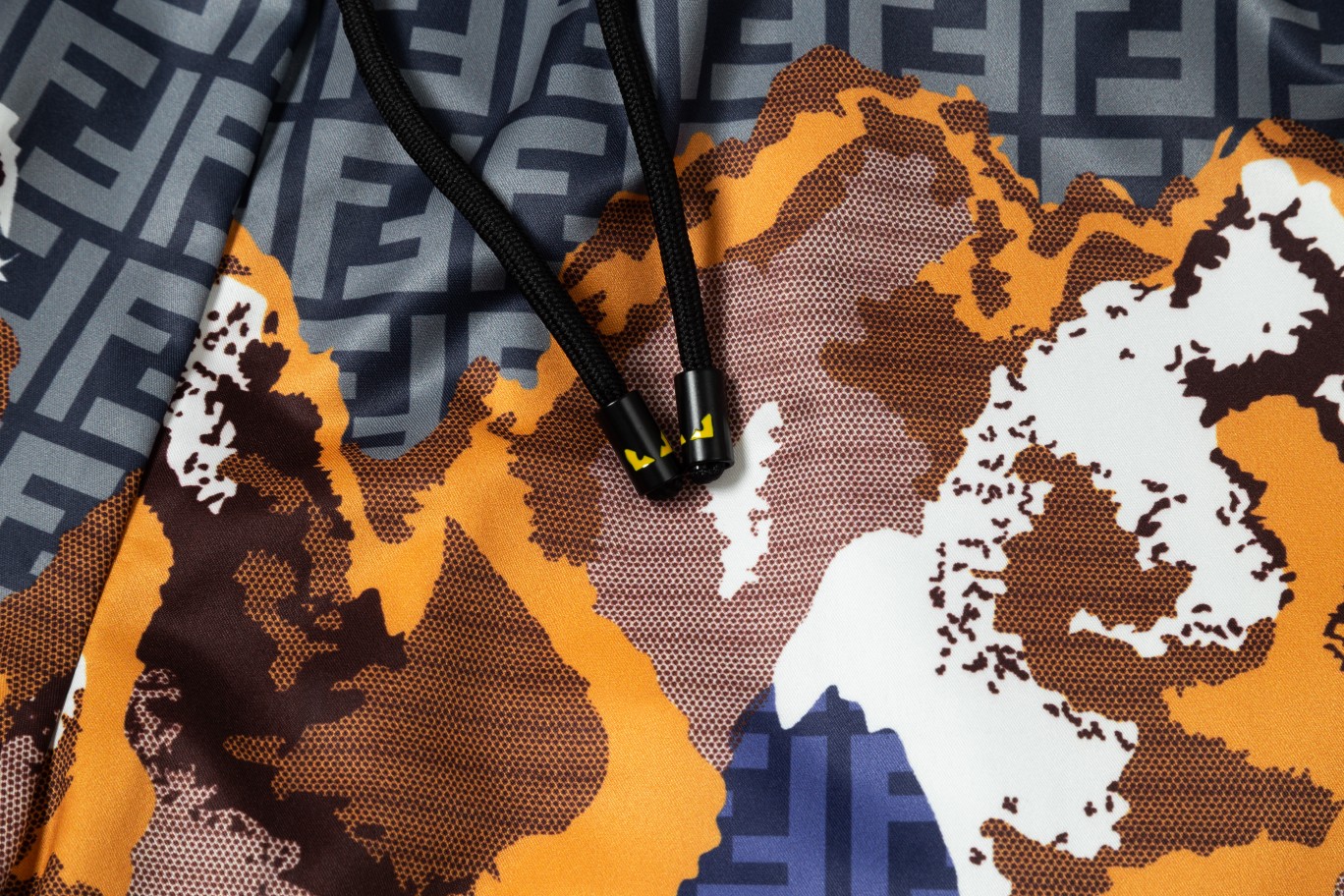 【FENDI 公式旗艦店】フェンディ ショートパンツご好評に付き再入荷！