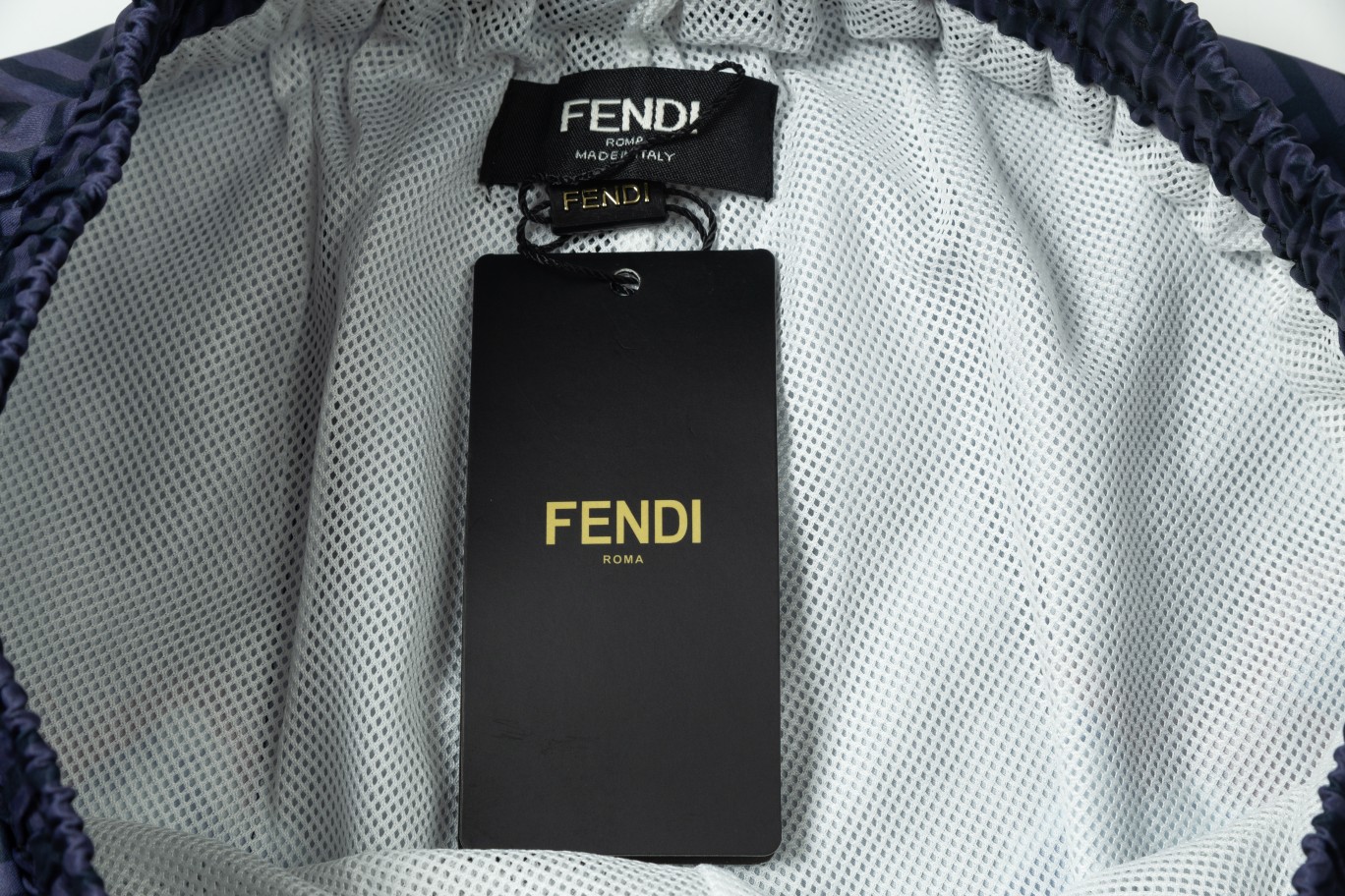 【FENDI 公式旗艦店】フェンディ ショートパンツご好評に付き再入荷 24624