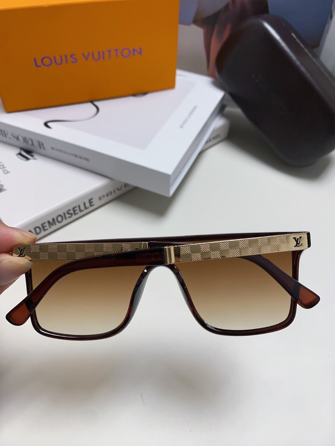 LOUIS VUITTON(ルイヴィトン) サングラス 24706