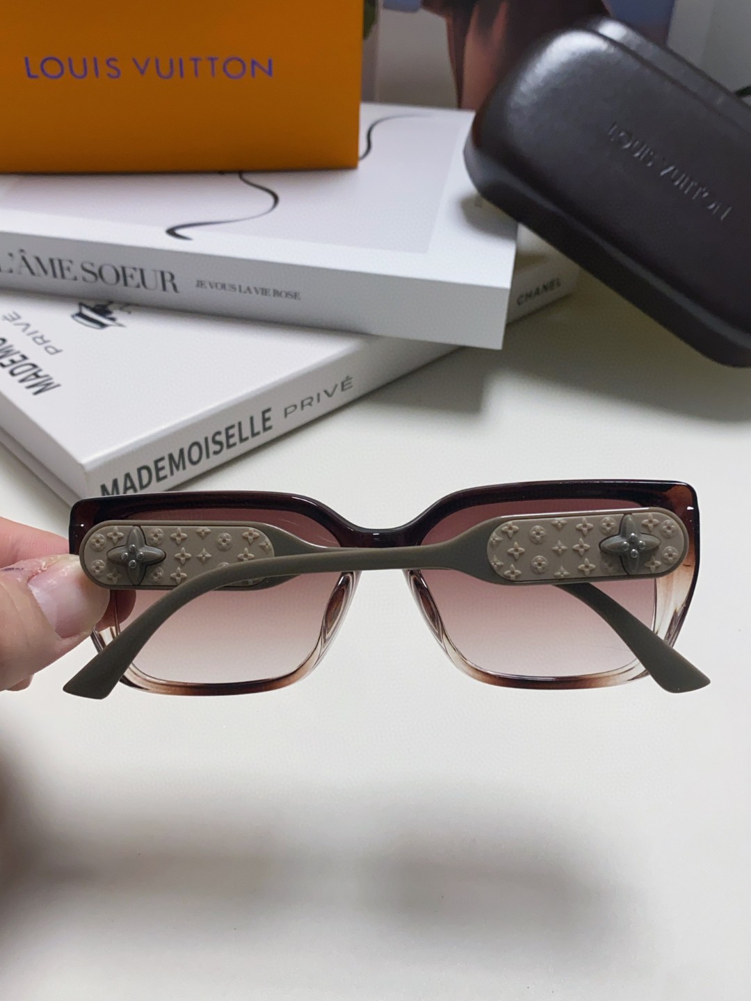 LOUIS VUITTON(ルイヴィトン) サングラス 24706