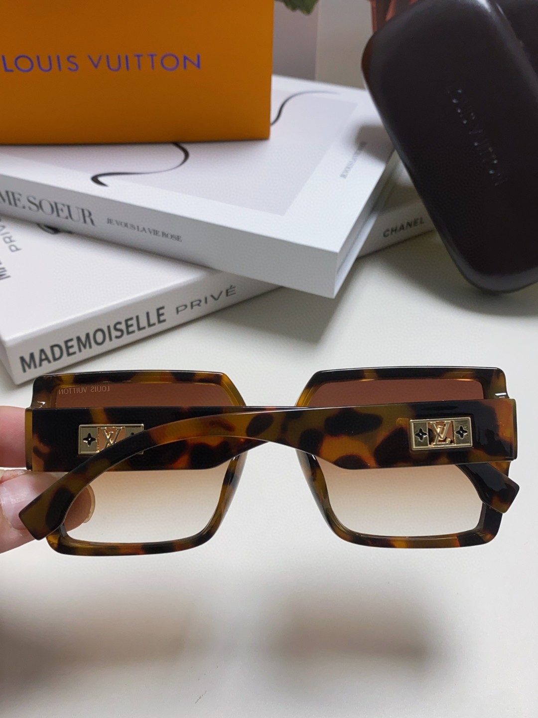 LOUIS VUITTON(ルイヴィトン) サングラス 24706