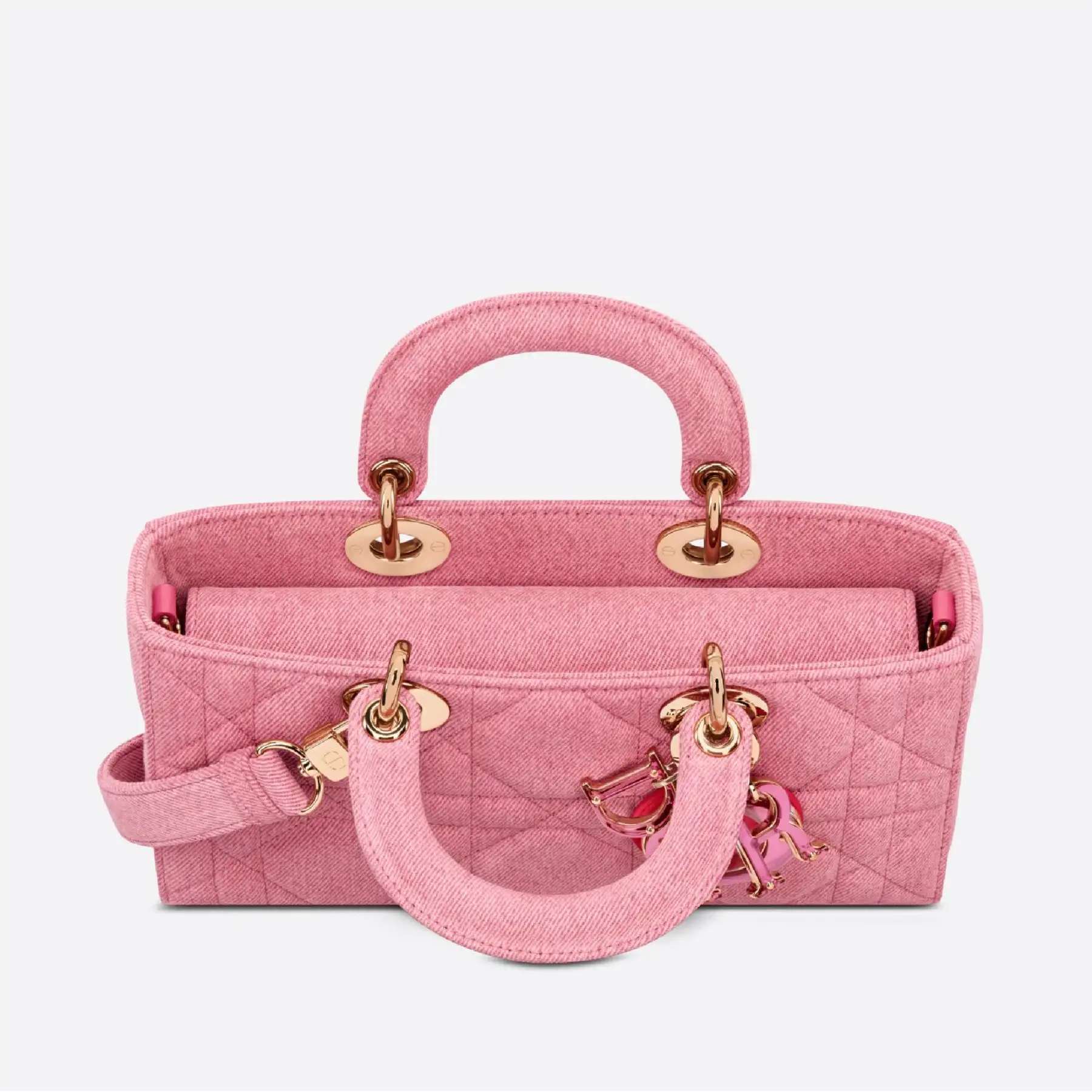 【DIOR】雑誌掲載！泉 里香さん愛用！夏感あふれる新作バッグが登場！