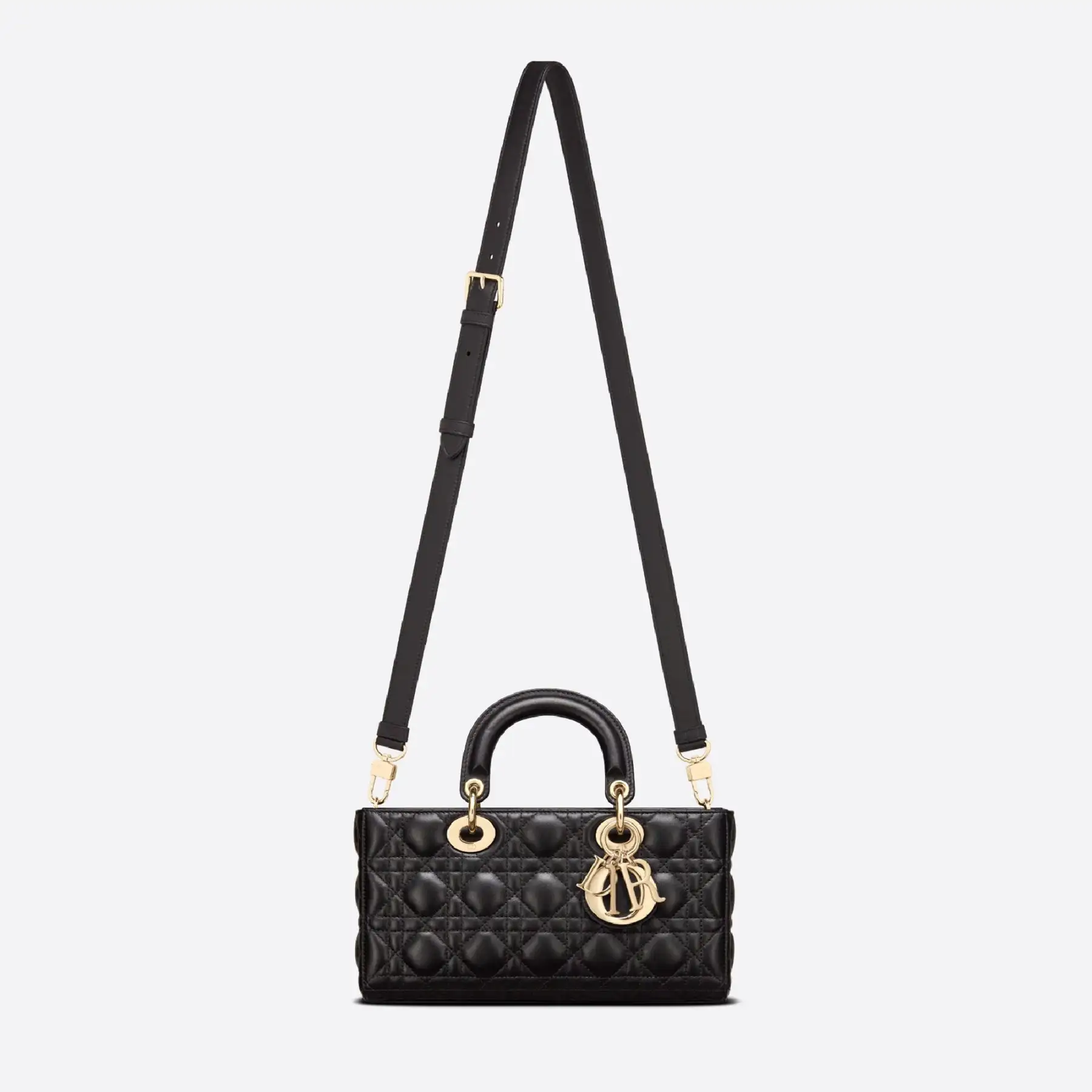 【DIOR】雑誌掲載！泉 里香さん愛用！夏感あふれる新作バッグが登場！