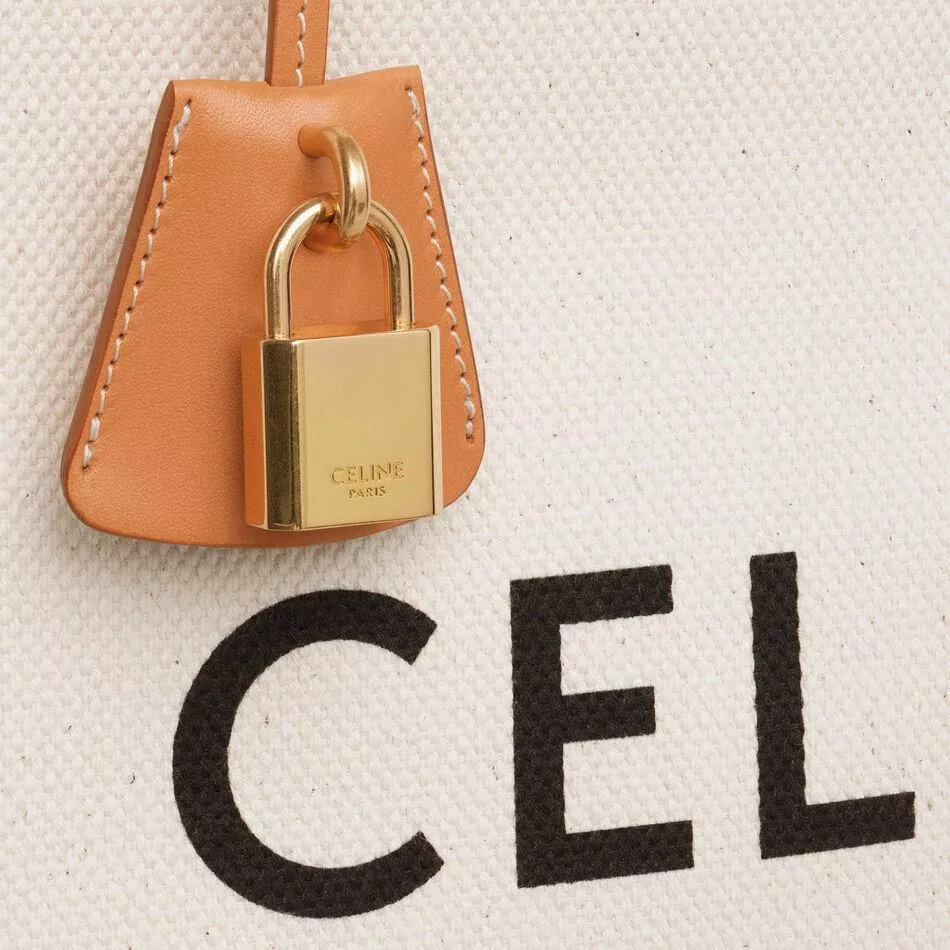 【CELINE】セリーヌ 永遠の定番クラシックトートから | 夏にも持ちたい帆布バッグ新登場